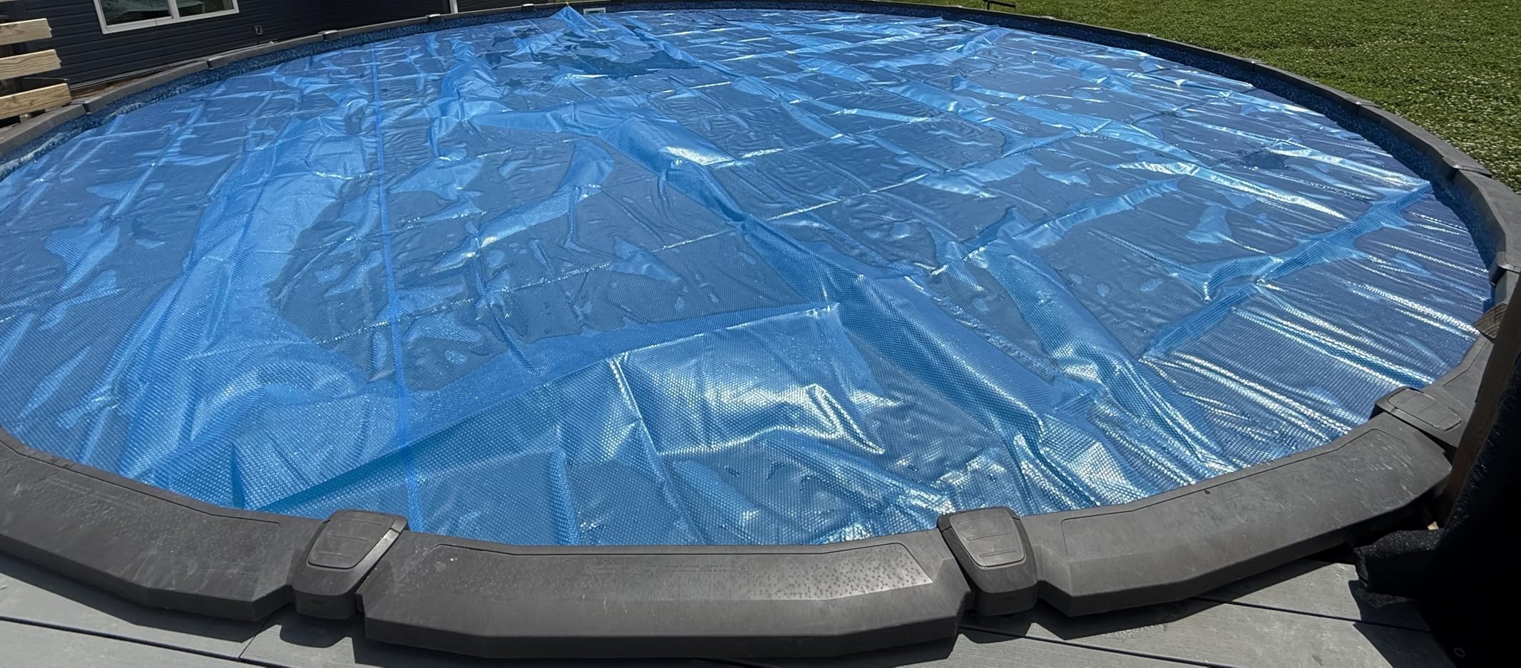 VEVOR Solar Pool Cover, 32 x 16 ft Pool Bubble Cover, 16 Mil Pools Solar Blanket with Dual Heat-Locking Air Layer, Blue & Silver, Cuttable customer photo 2
