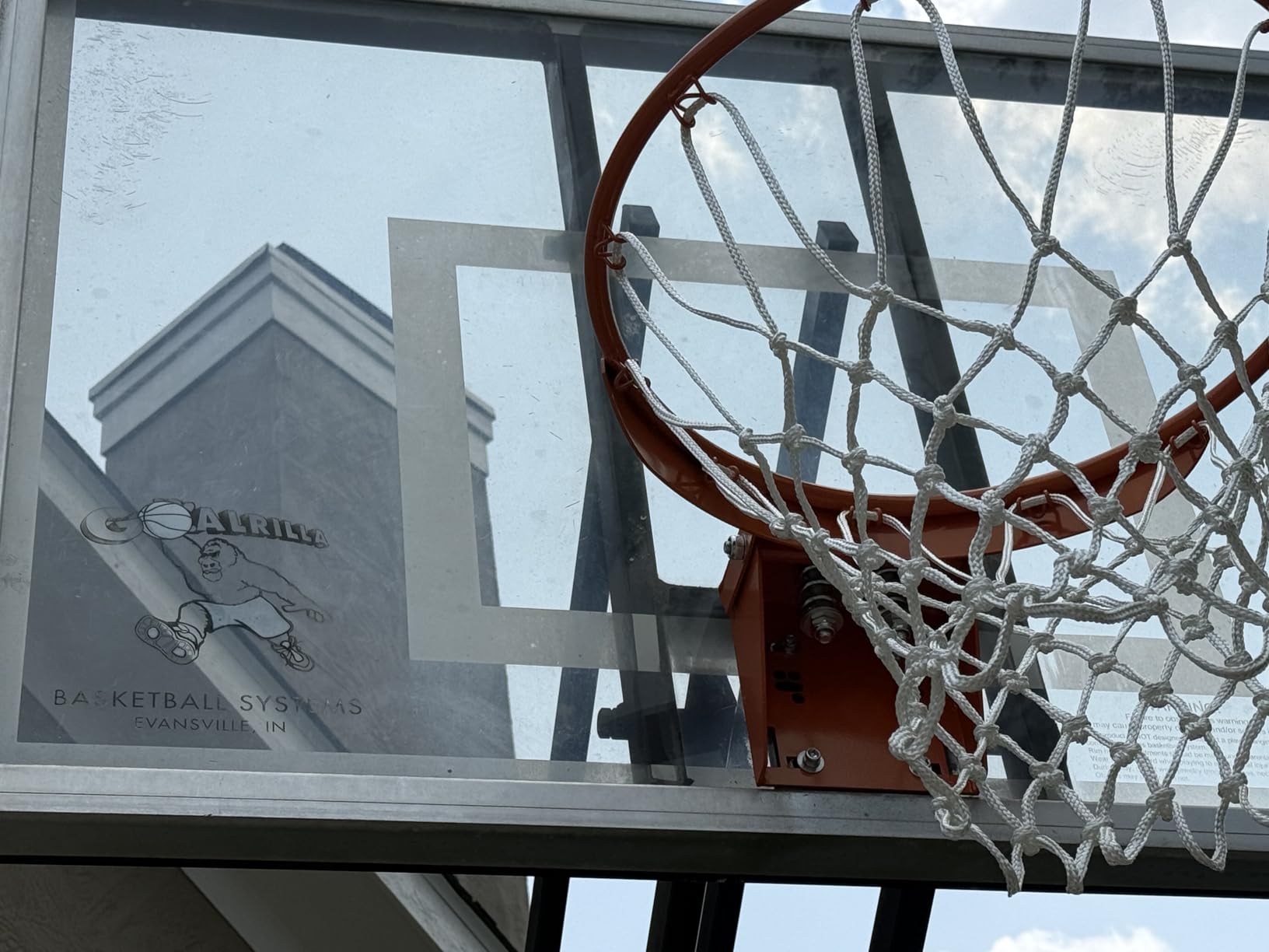 VEVOR Basketball Hoop, 44 54 Inchs PC Backboard Wall Mounted, Basketball Portable Hoop & Goal, Indoor & Outdoor with Hand-Crank Adjustment, Classic Basketball Court, Teens, Adults, Schools, Parks customer photo 1