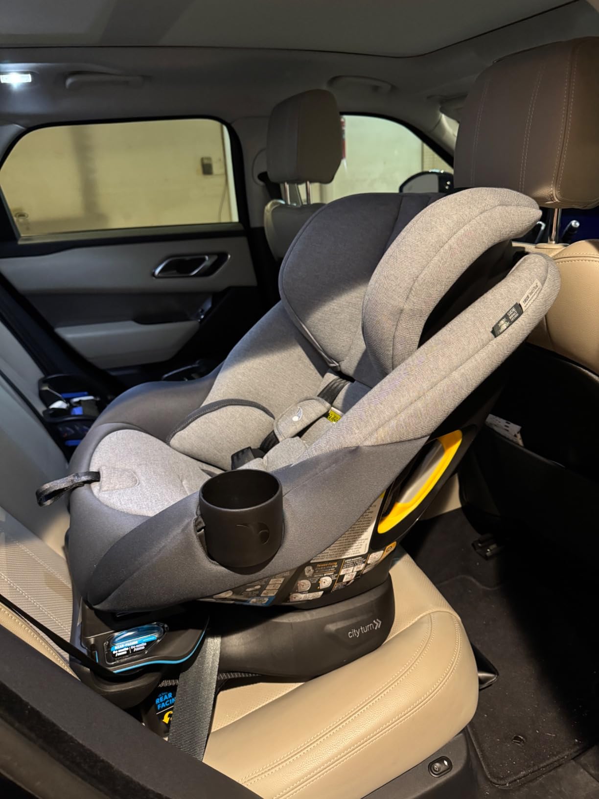 Baby Jogger City Turn Rotating Car Seat 180-Degree Turn, Lightweight Convertible Car Seat, Rear Facing to Forward Facing for Newborn to Toddlers, Coolmax Fabric, Onyx Black customer photo 1