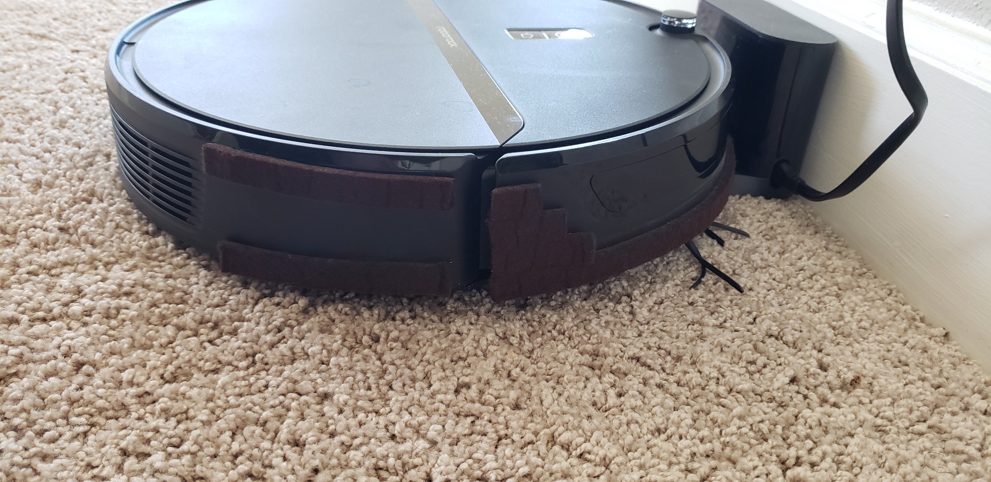 Roborock Saros 20 Sonic Robot Vacuum and Mop, 36,000Pa Suction, 3.46 in Double-Layer Threshold, Reactive AI 3.0 Obstacle Recognition, 212F Hot Water Wash, Zero-Tangling, 3.14'' Ultra Slim, Black customer photo 1