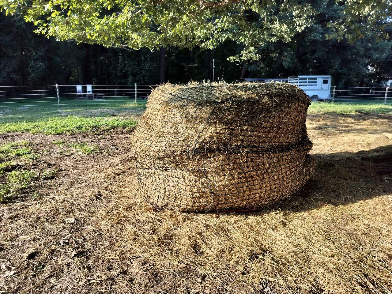 4x4 Ft Round Bale Hay Net for Horses - Knotless Slow Feeder Net with 2