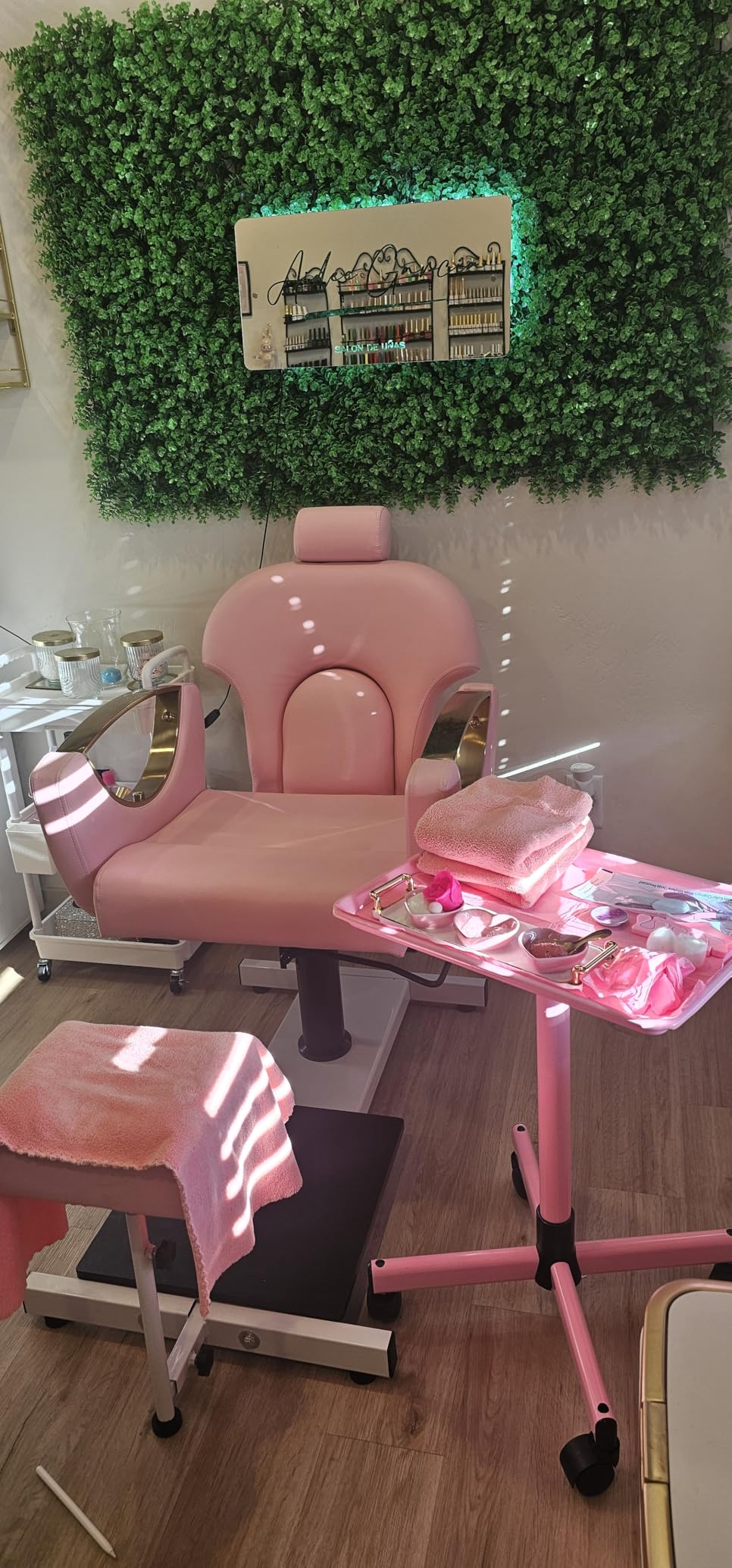 KIGOTY Pedicure Station for Nail Tech, Reclining No Plumbing Pedicure Chair with Hidden Storage Platform, Lift Foot Spa Chair with Massage Foot Bath, Salon Spa Equipment (Black-Gold) customer photo 1