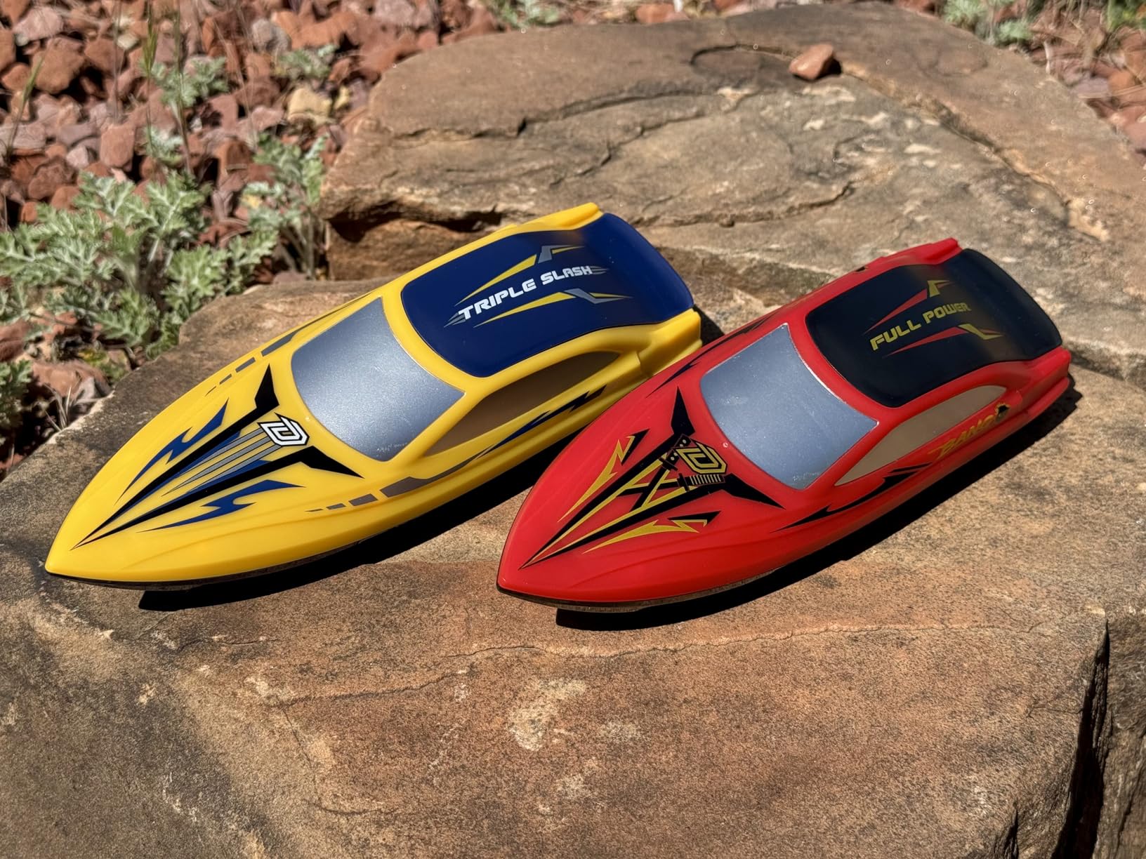 DEERC 2-Pack RC Boats for Kids, Fast Remote Control Boat with 4×1200mAh Batteries, 120 Min Runtime, 7 LED Lights Mode, Capsize Recovery, 2.4GHz Racing, Pool & Lake Toy customer photo 2