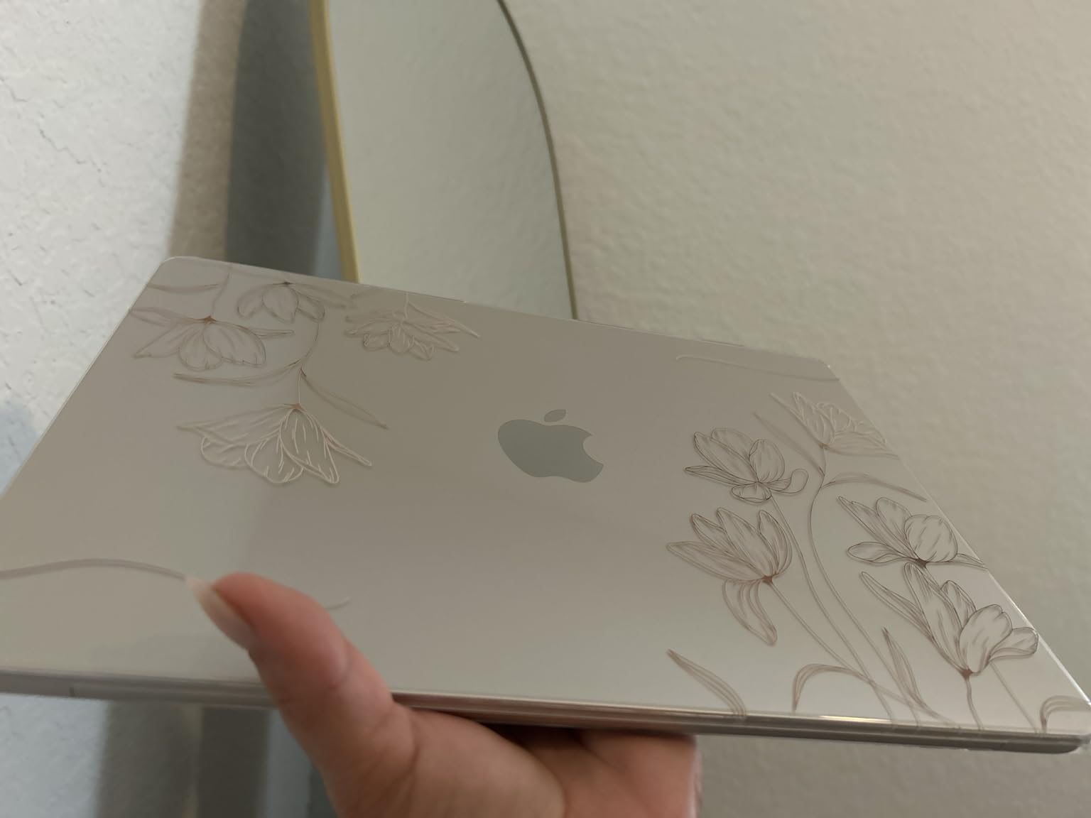 2026 MacBook Air 13-inch Laptop with M5 chip, 13.6-inch Liquid Retina Display, 16GB Unified Memory, 512GB SSD, 12MP Center Stage Camera, Touch ID, Wi-Fi 7; Silver customer photo 2
