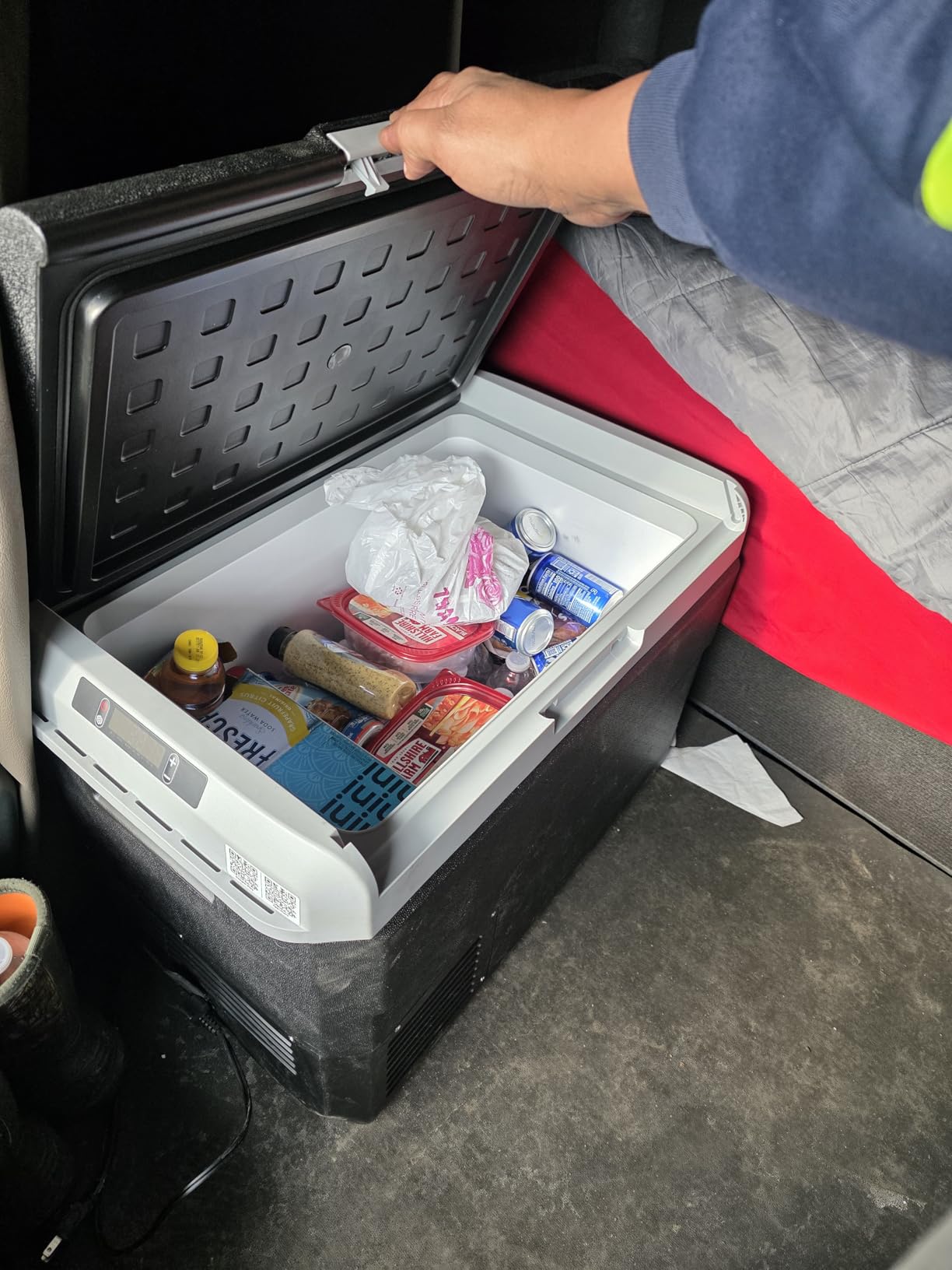 VEVOR 12V Car Refrigerator 10 QT, Portable Mini Freezer with APP Control, -4F to 68F, 12/24V DC & 110-220V AC Compressor Cooler for Travel, Camping, Home, Road Trip customer photo 1
