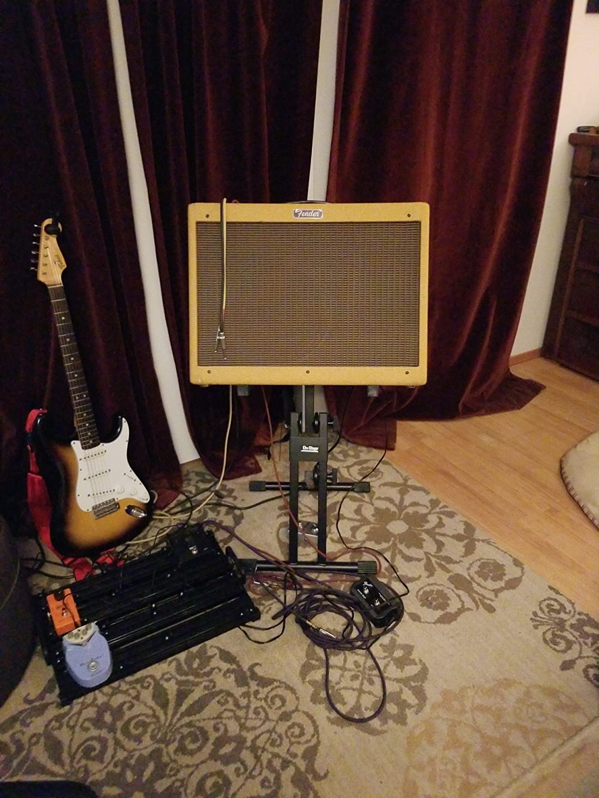 OnStage On-Stage RS7705 Adjustable Guitar Amplifier Stand customer photo 2