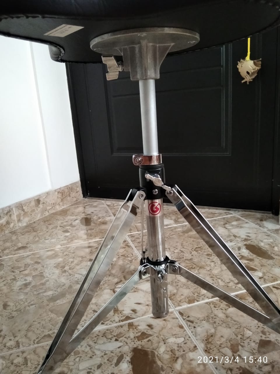 Gibraltar 6608 Drum Throne with Motorcycle-Style Seat, Double-Braced Legs customer photo 1