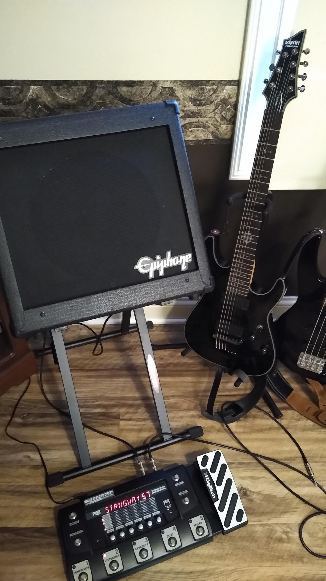 Ultimate Support JS-AS100 JamStands Adjustable Amp Stand w/Tilted Design customer photo 1