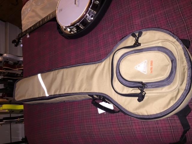 Boulder CB-367TN Alpine Deluxe Openback Banjo Gig Bag - Desert Sand - Protective, Spacious, and Comfortable Case for Musicians, Students, and Professionals customer photo 1