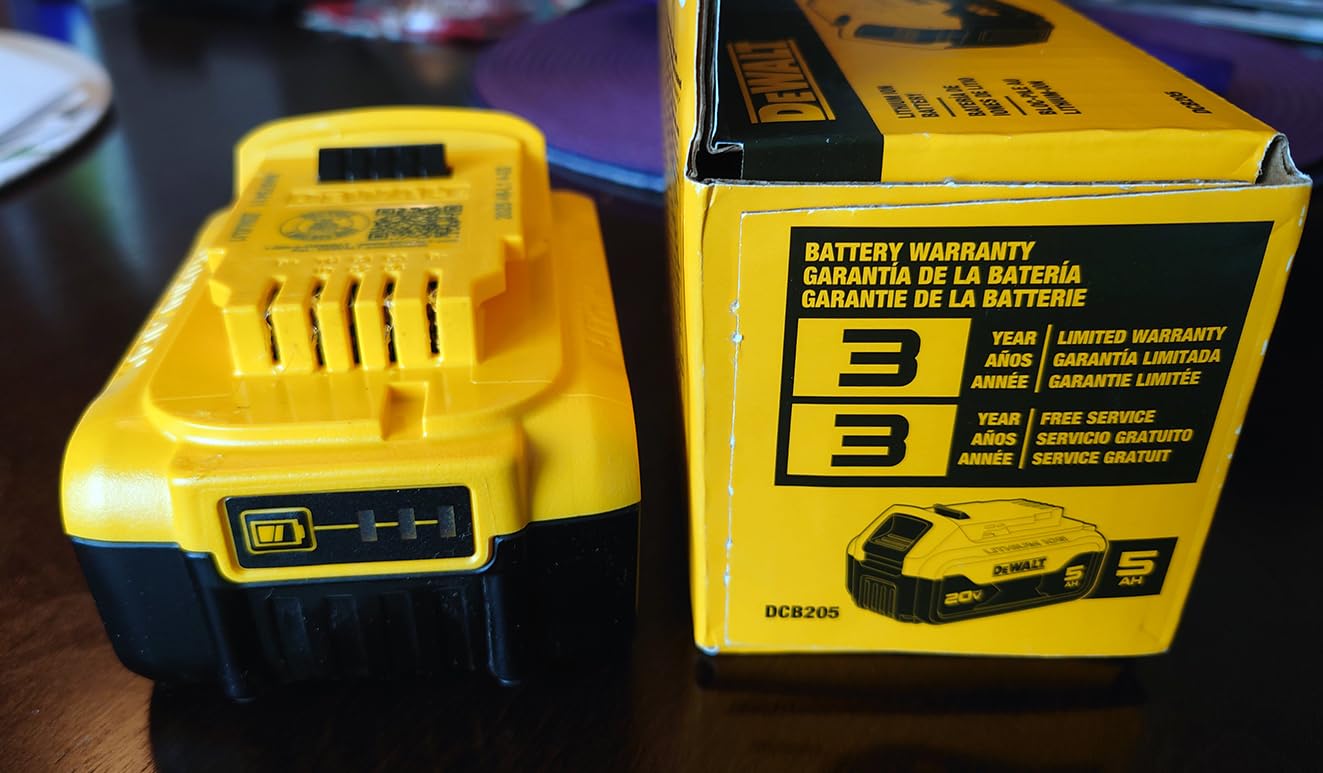 DEWALT 20V MAX Battery, Lithium Ion, 5.0Ah (DCB205) customer photo 1