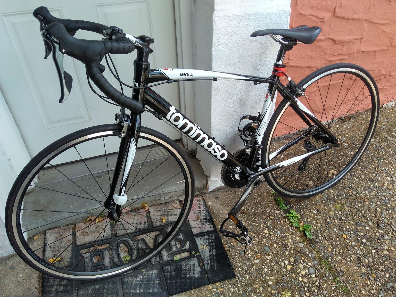 Tommaso Imola - Sport Bike Performance Aluminum Road Bike, Shimano Claris 24 Speeds Road Bicycle customer photo 1