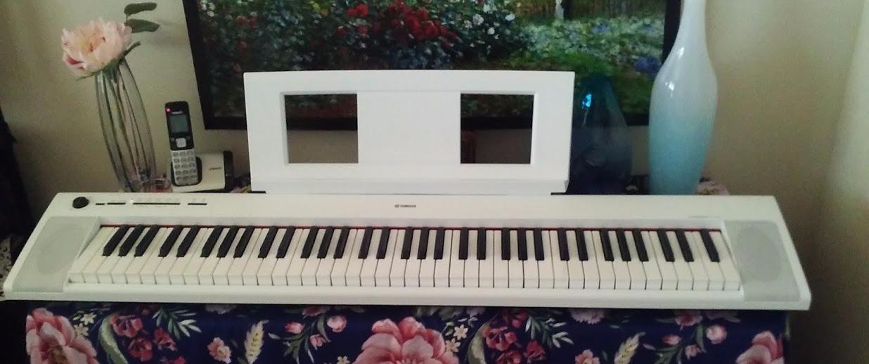 Yamaha NP32 76-Key Lightweight Portable Keyboard, White customer photo 1