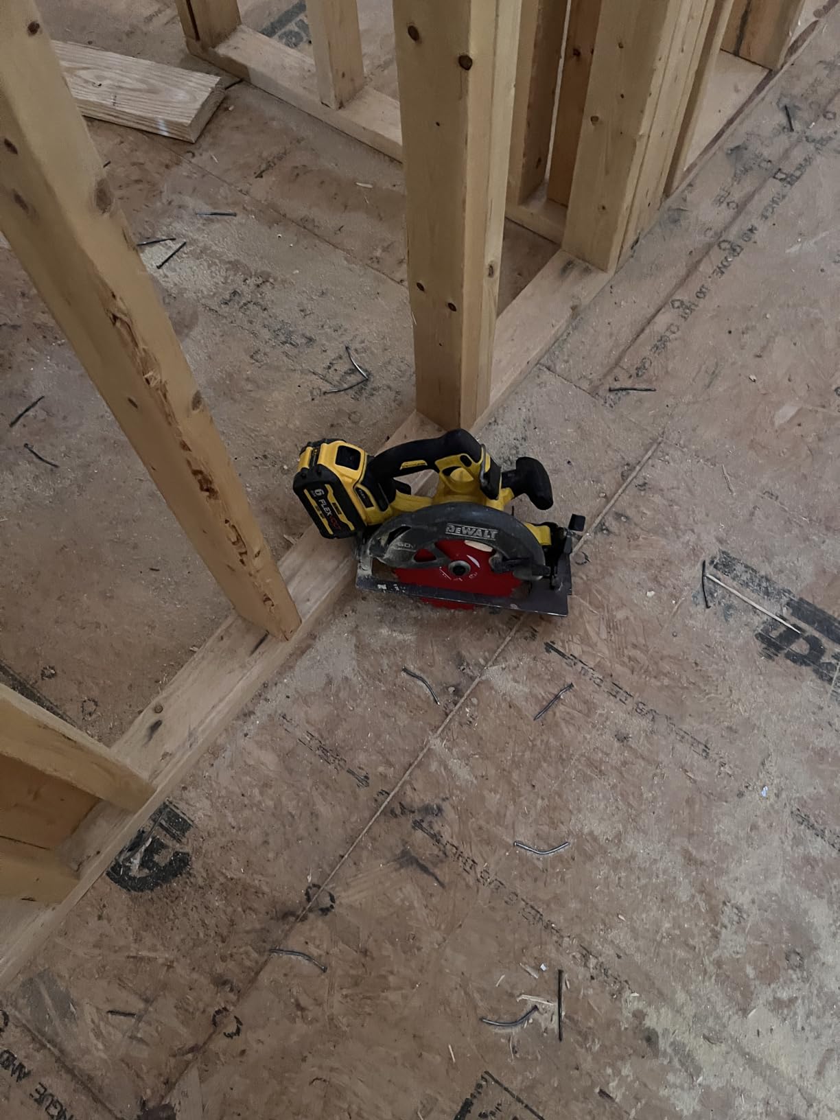 DEWALT FLEXVOLT 20V/60V MAX Lithium Ion Battery, 6.0-Ah (DCB606) customer photo 2