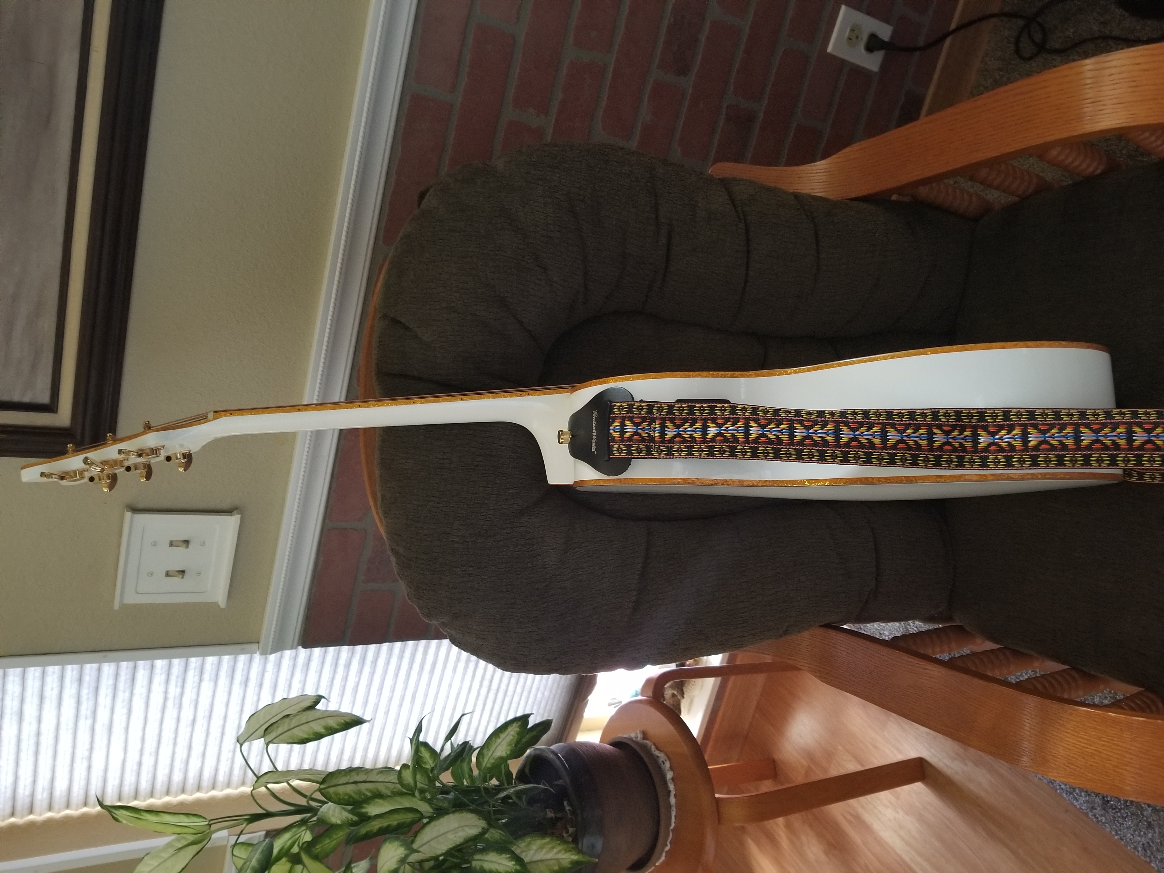 Gretsch G5021WPE Penguin Parlor Acoustic Electric Jumbo Non-Cutaway White w/Fishman Pickup System customer photo 1