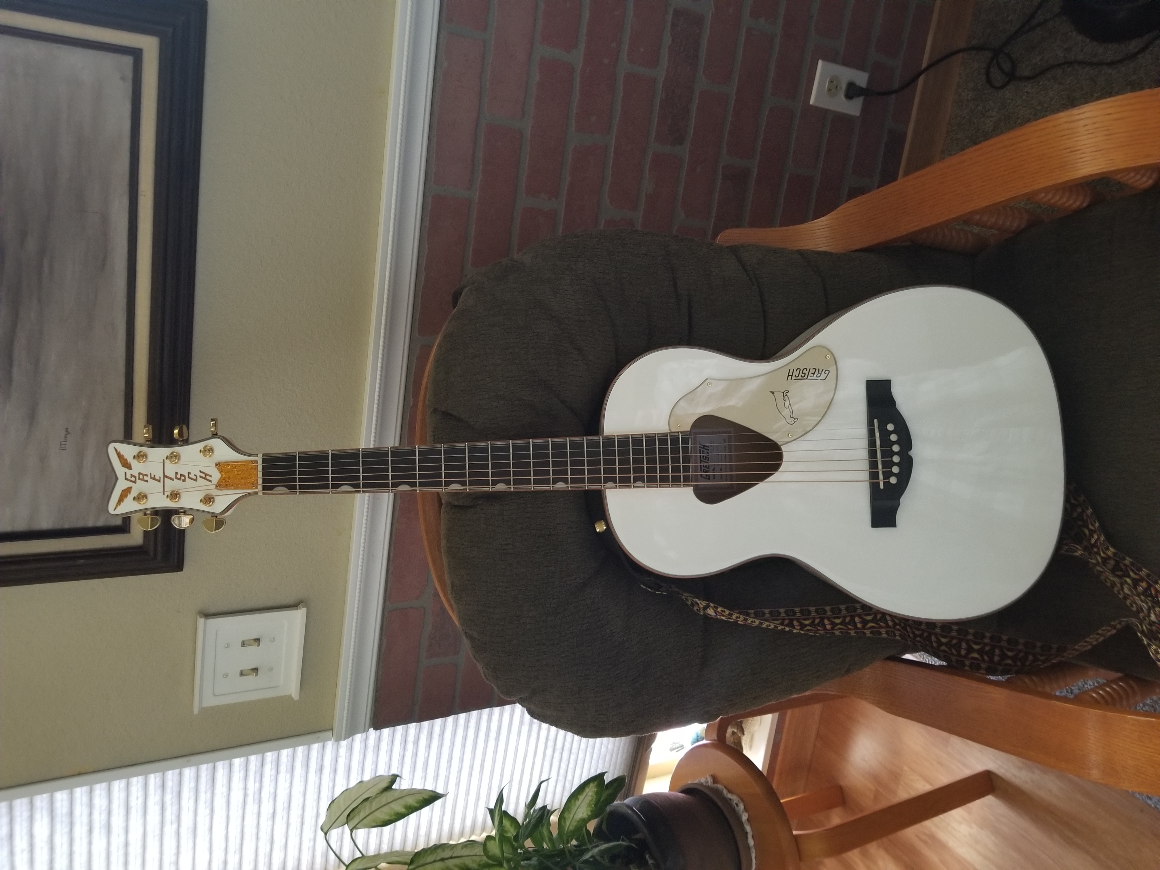 Gretsch G5021WPE Penguin Parlor Acoustic Electric Jumbo Non-Cutaway White w/Fishman Pickup System customer photo 2