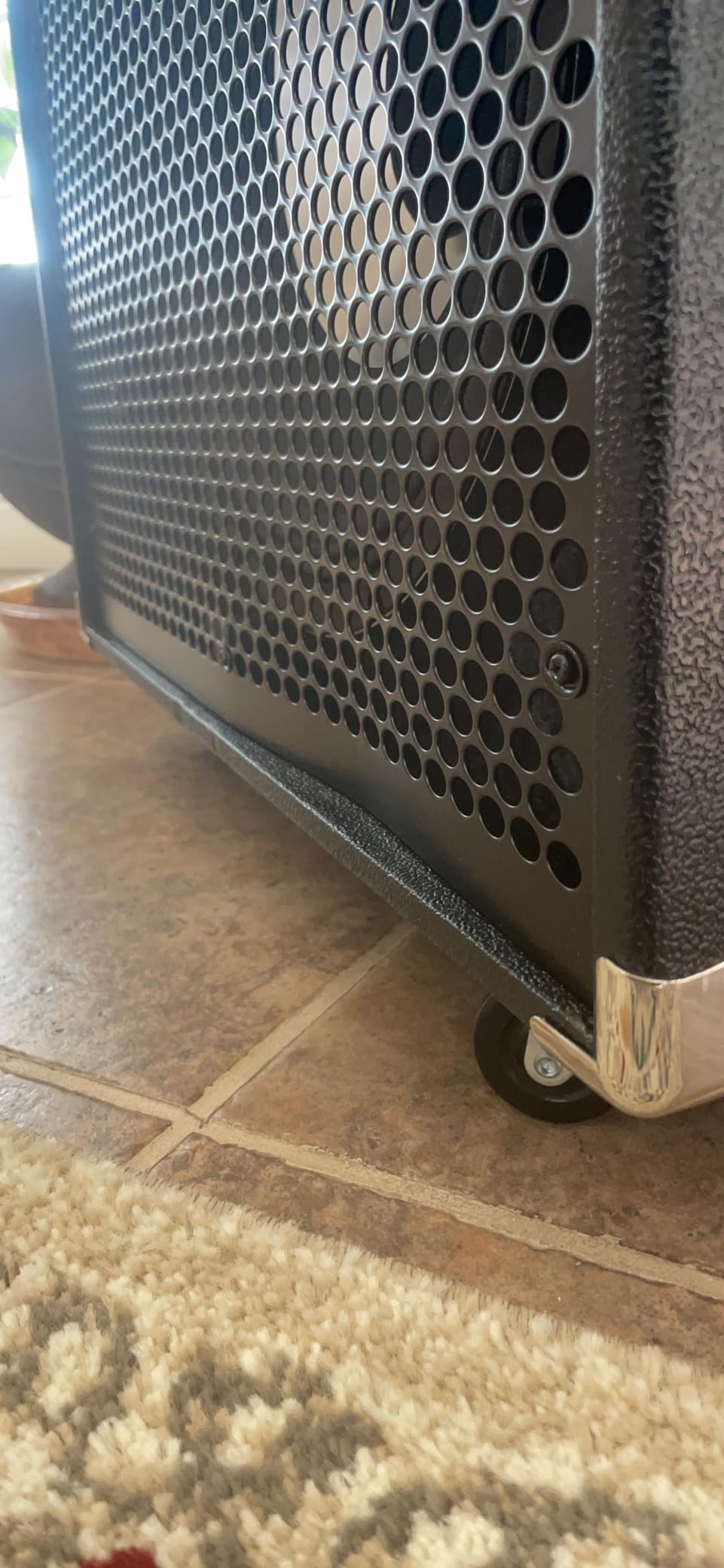 Hartke HyDrive HD115 500-Watt 1x15 Inches Bass Cabinet customer photo 2