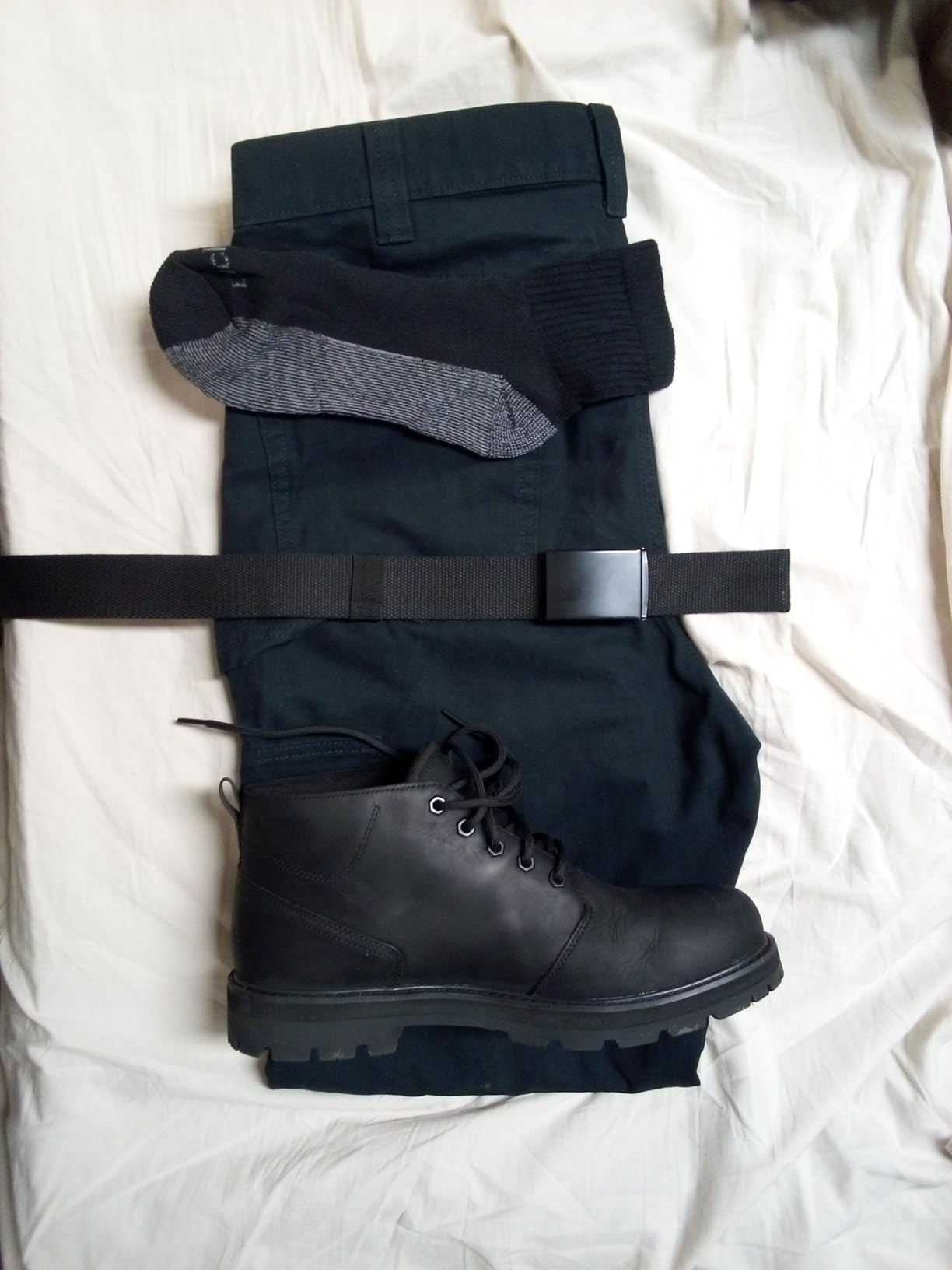 Amazon Essentials Men's Relaxed-Fit Carpenter Utility Pants with Tool Pockets - Discontinued Colors customer photo 2