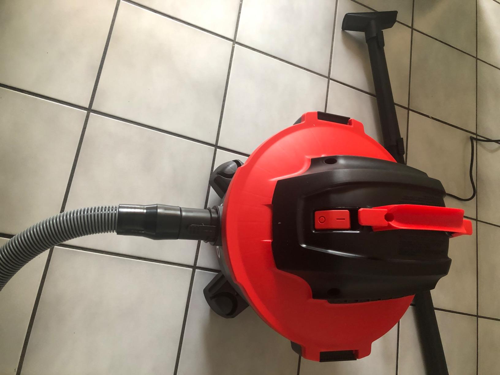 RIDGID 62698 RT0600 NXT 6-Gal. Wet Dry Shop Vacuum with Casters, 4.25 Peak HP Motor, and Pro Locking Hose, Dark Gray and Red customer photo 2