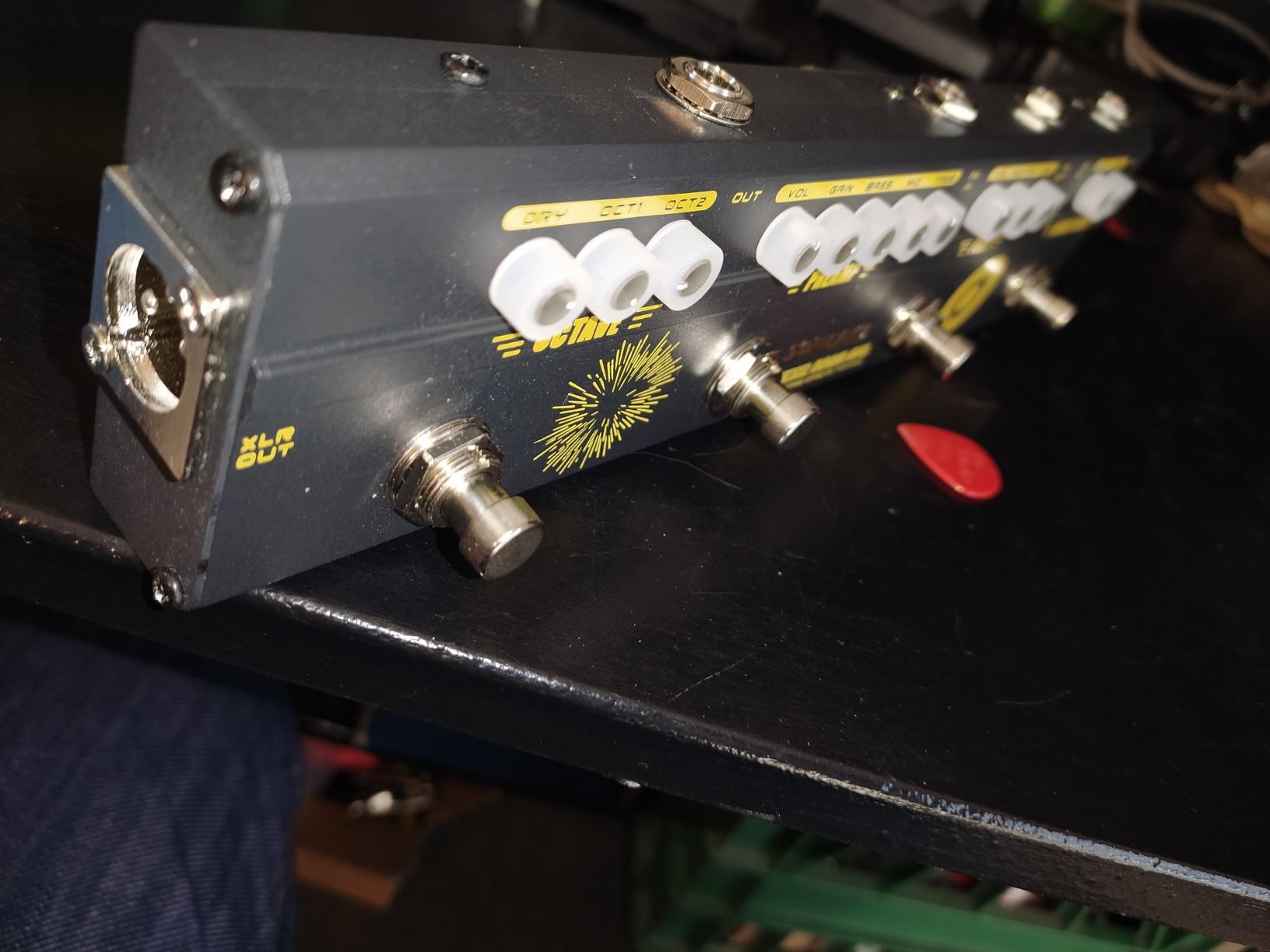 SONICAKE Bass Effects Pedals Multieffect Preamp Compressor Boost Fuzz Octave Multi Effects Pedal Boom Ave With FX Loop customer photo 2