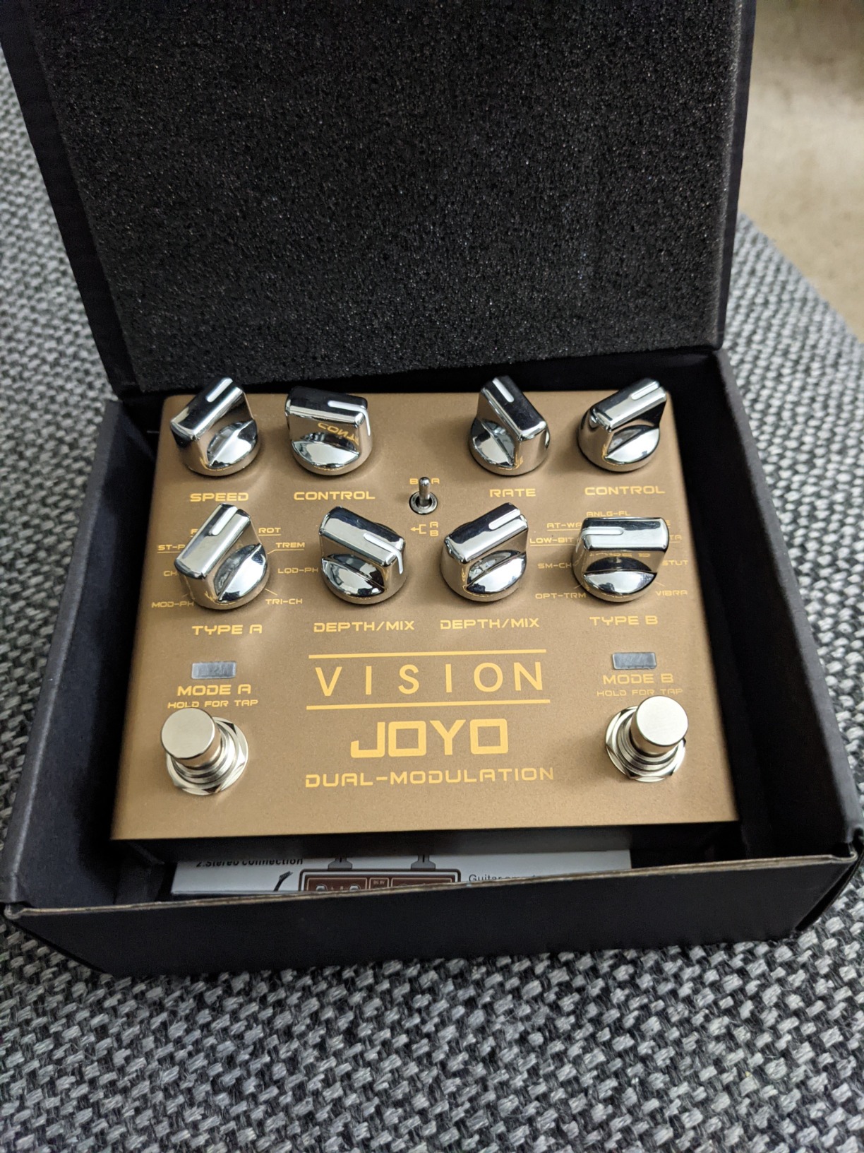 JOYO Dual-Channel Modulation Guitar Pedal, Vision R-09, 18 Effects with Tap Tempo & Stereo I/O customer photo 1