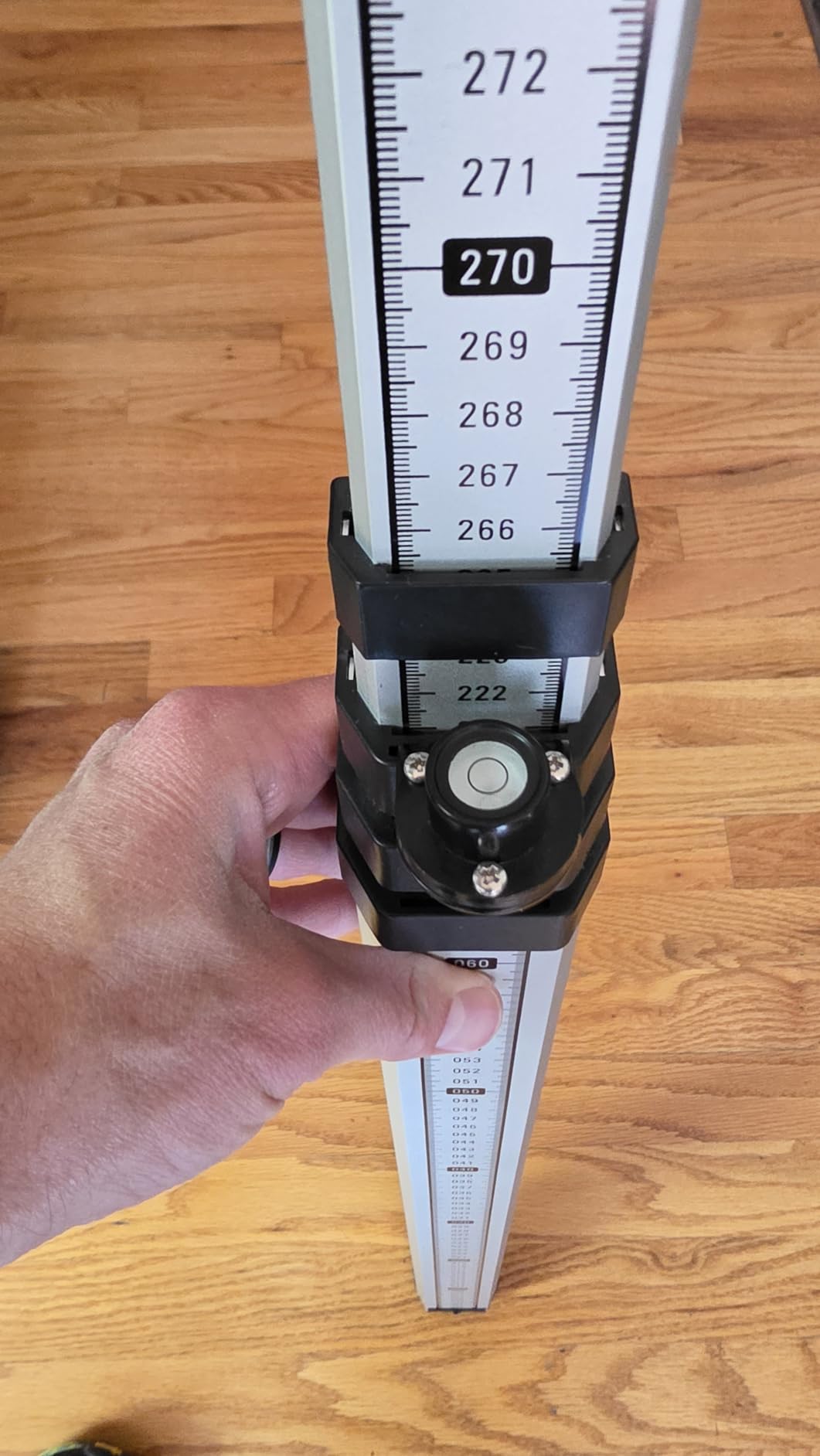 Huepar 16-Foot Aluminium Grade Rod - 8ths, 5 Sections Telescopic with Bubble Level - Waterproof Soft Carrying Bag Included GR5 customer photo 2