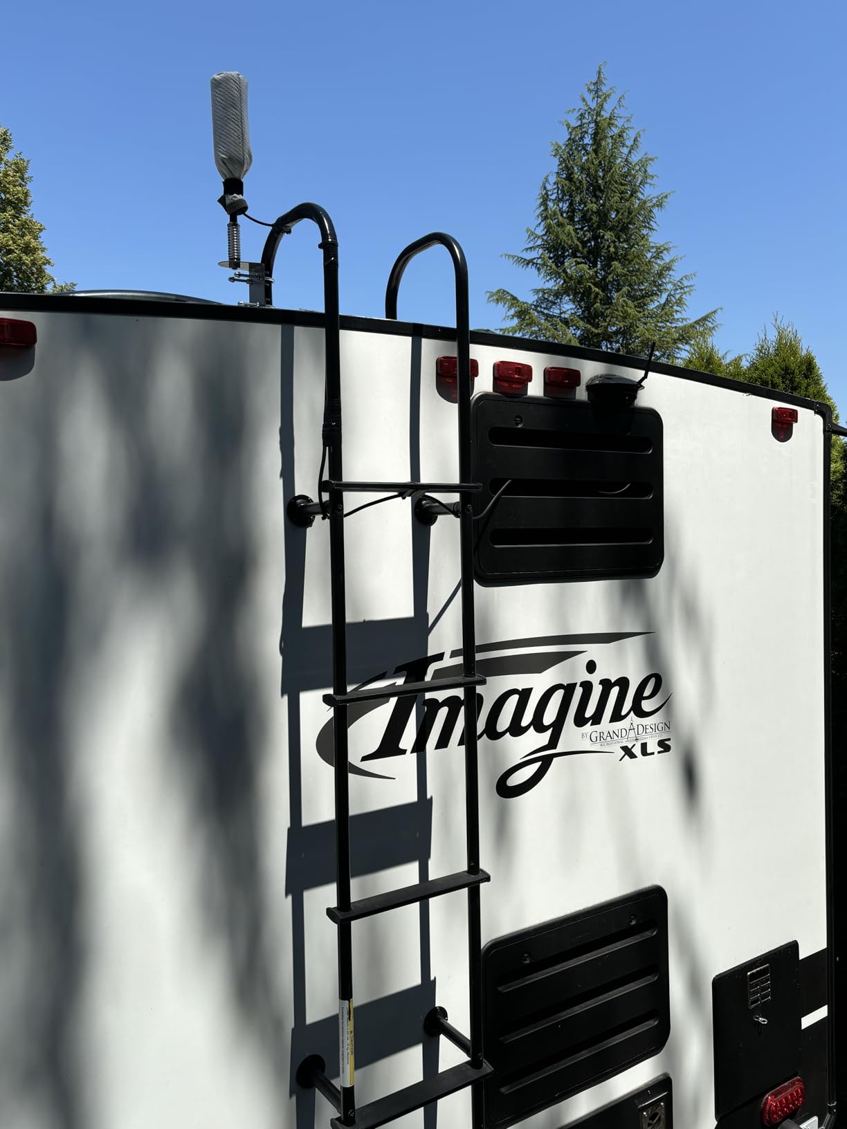 weBoost Drive Reach RV - Cell Phone Signal Booster kit | Boosts 4G LTE & 5G for All U.S. Carriers - Verizon, AT&T, T-Mobile & more | Made in the U.S. | FCC Approved (model 470354) customer photo 1