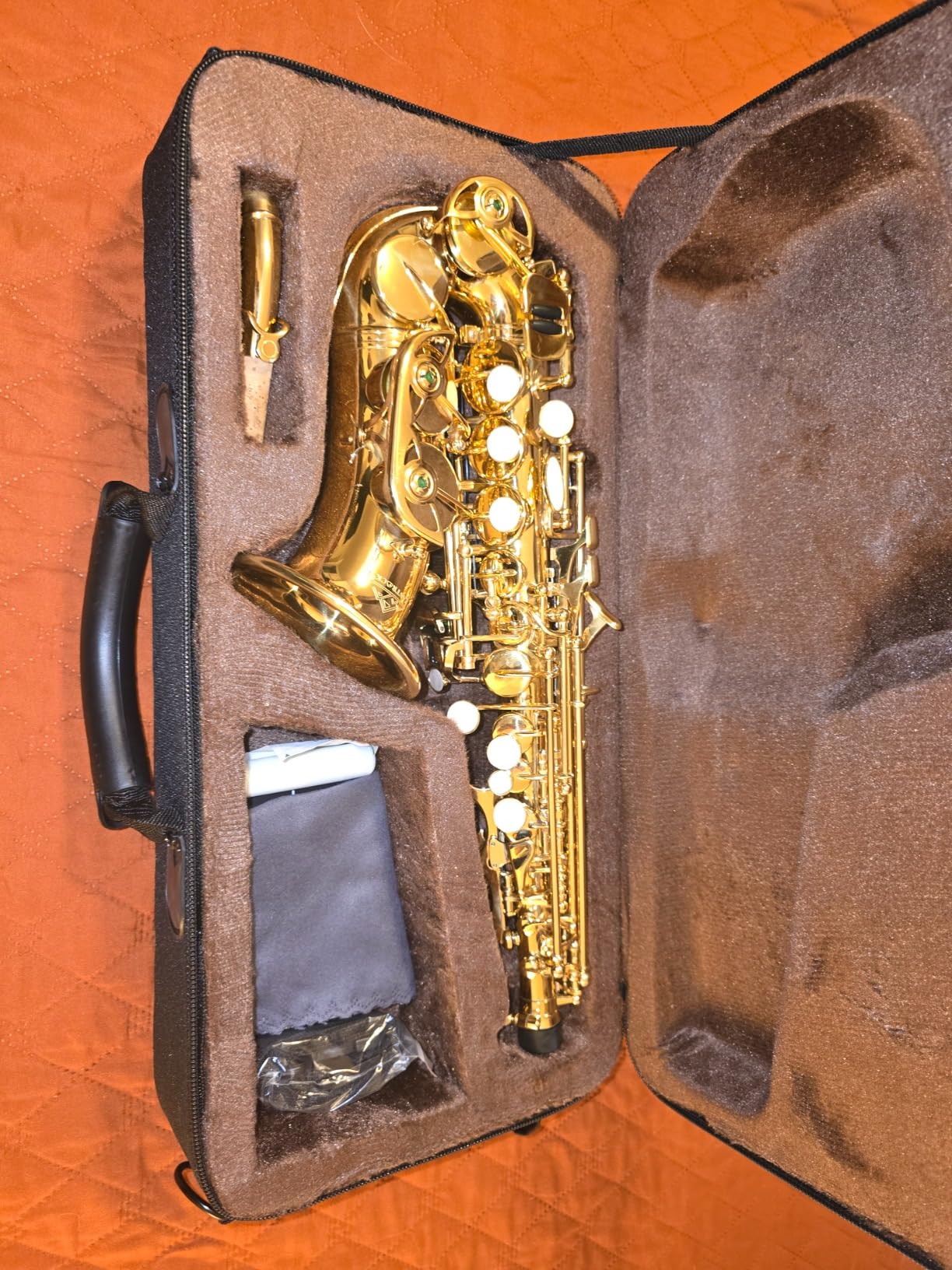 EASTROCK Soprano Saxophone Curved Bb Flat Gold Sax Instruments for Beginners Intermediate Players with Carrying Case,Mouthpiece,Pads,Reed,Cleaning kit,neck Strap,White Gloves customer photo 2