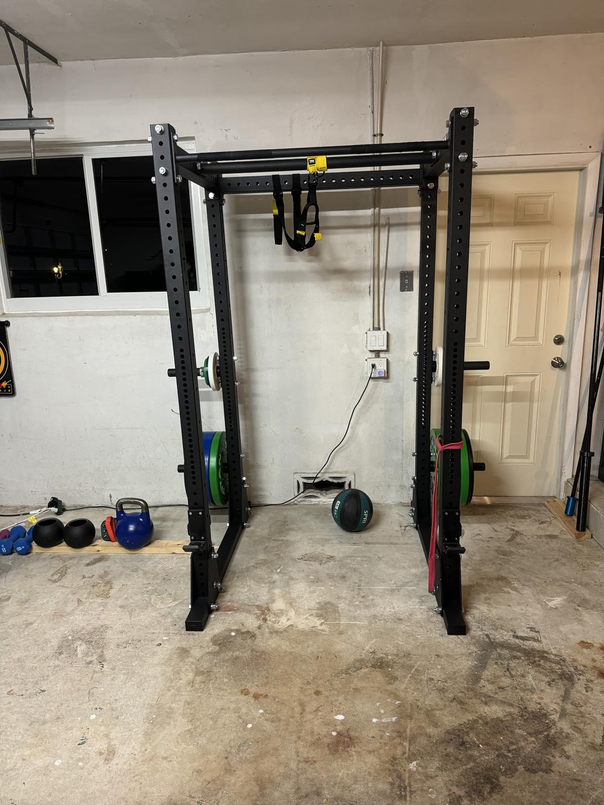 Titan Fitness X-3 Series Flat Foot Power Rack, 1,650 LB Rackable Capacity, Skinny & Fat Pull-Up Bars customer photo 1