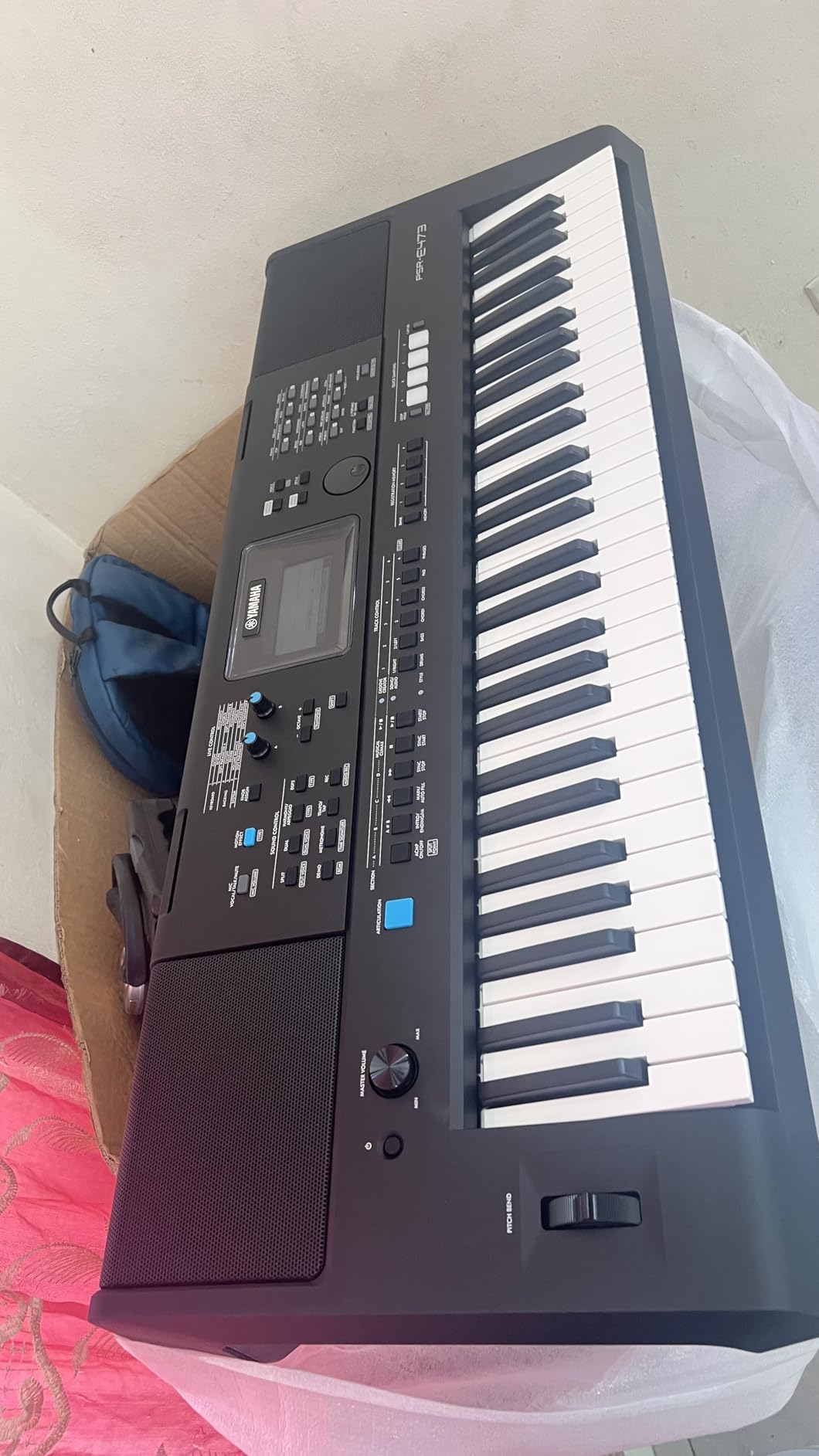 Yamaha PSR-E473 61-Key Touch-Sensitive Advanced Portable Keyboard with Groove Creator, DJ Controls & Quick Sampling customer photo 1