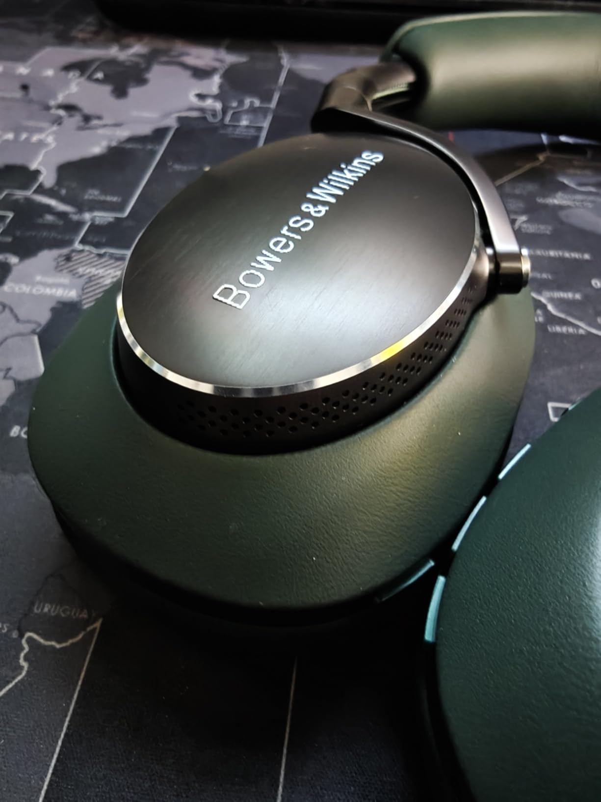 Bowers & Wilkins Px8 Over-Ear Headphones Wireless Bluetooth Noise Cancelling, Luxurious Materials, 30-Hour Battery Life, 15-Min Quick Charging, Black customer photo 2