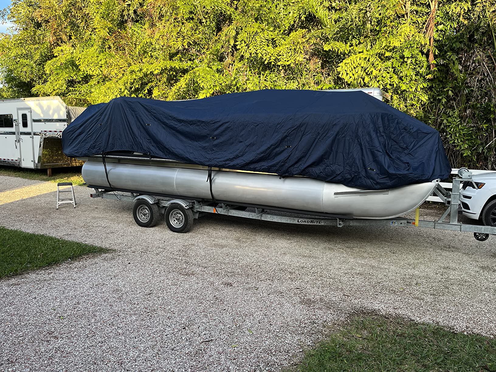 Eliteshield Waterproof Pontoon Boat Cover, Heavy Duty 600D Polyester Marine Grade Trailerable Pontoon Cover Deck Boat Cover, Fits 14ft-17ft Long, Beam Width up to 96