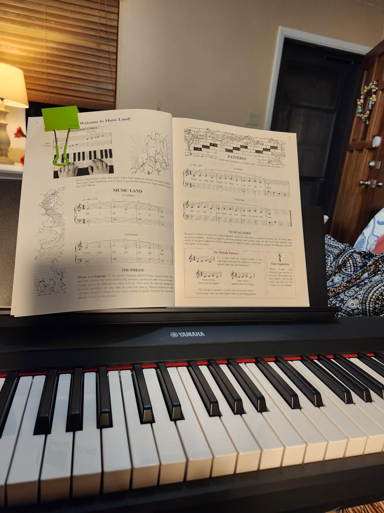Yamaha Piaggero 76-Key Ultra-Portable Digital Piano, Premium Yamaha Voices, Graded Soft Touch Keys, Black NP35B customer photo 2
