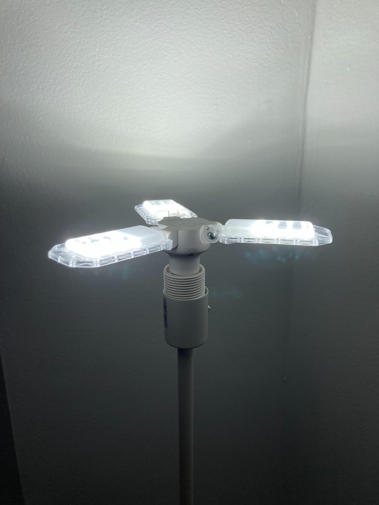 SANSI Garage Lights, 600W Equiv. Garage Lighting Ceiling LED, 60W Super Bright Shop Light for Workshop, E26 5000K Daylight Screw in Bulbs with 6+1 Adjustable Panels, ETL Certified for Storage Room customer photo 1