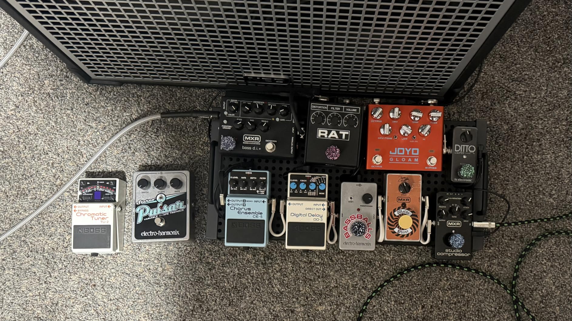 JOYO Bass Sub Octave & Fuzz Guitar Pedal, 7-Knob Control with Dry/Wet Blend, Dual Fuzz Modes (GLOAM R-29) customer photo 1