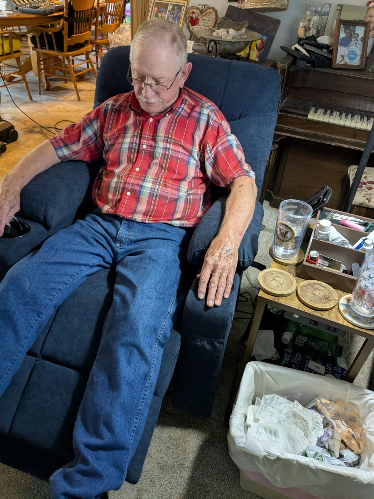 MCombo Oversized Power Lift Recliner Chair with Extended Footrest, Extra Wide for Big and Tall Elderly People, Fabric R7289 (Brown, Medium-Wide) customer photo 1