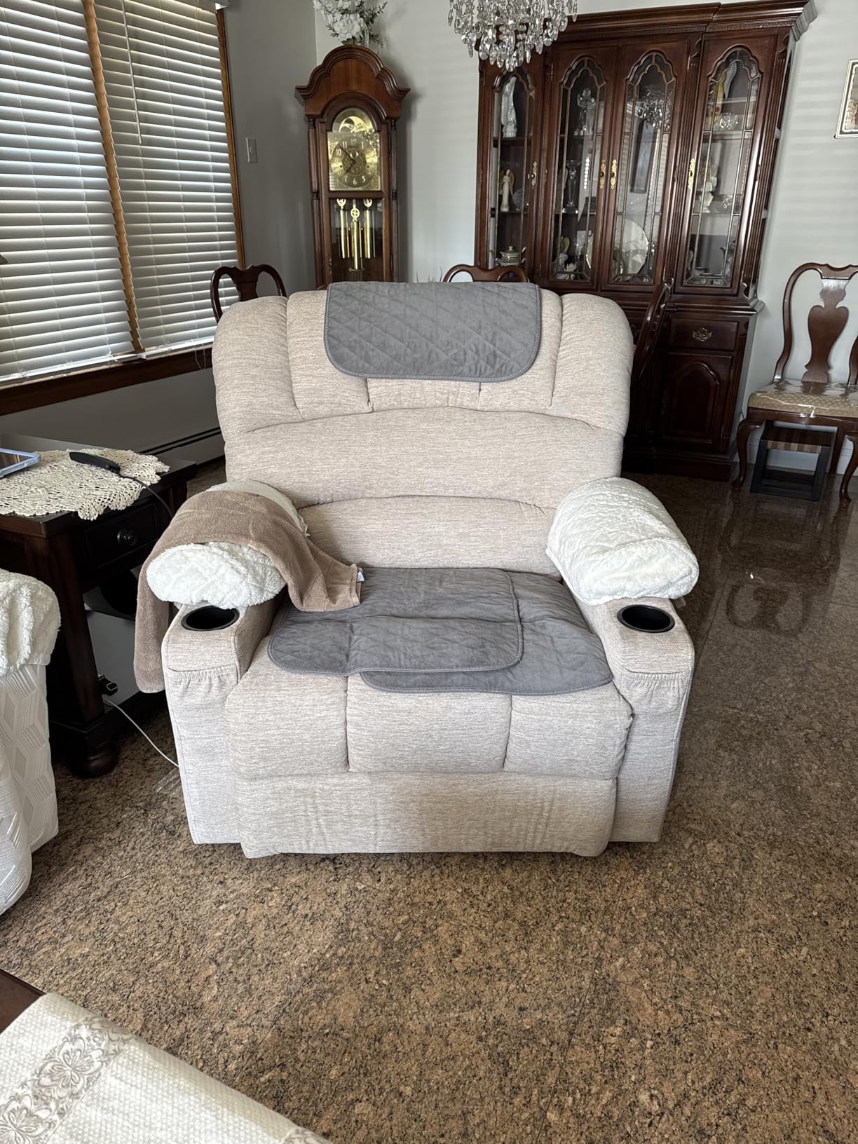 MCombo Oversized Power Lift Recliner Chair for Elderly, Lift Chair with Heat and Massage, Lift Recliner for Big and Tall, Cup Holders, USB & Type C Ports, Fabric R7092 (Mocha, Oversize) customer photo 2