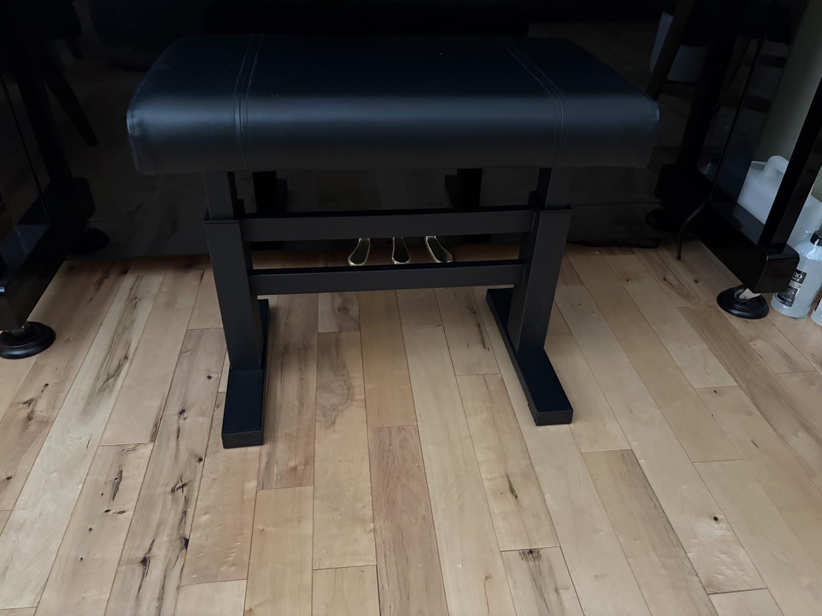 lumizone Hydraulic Lifting Piano Bench Height Adjustable Smooth | Keyboard Bench Heavy Duty Piano Stool with PU Leather High-Density Sponge & Alloy Base, 2 Styles customer photo 2