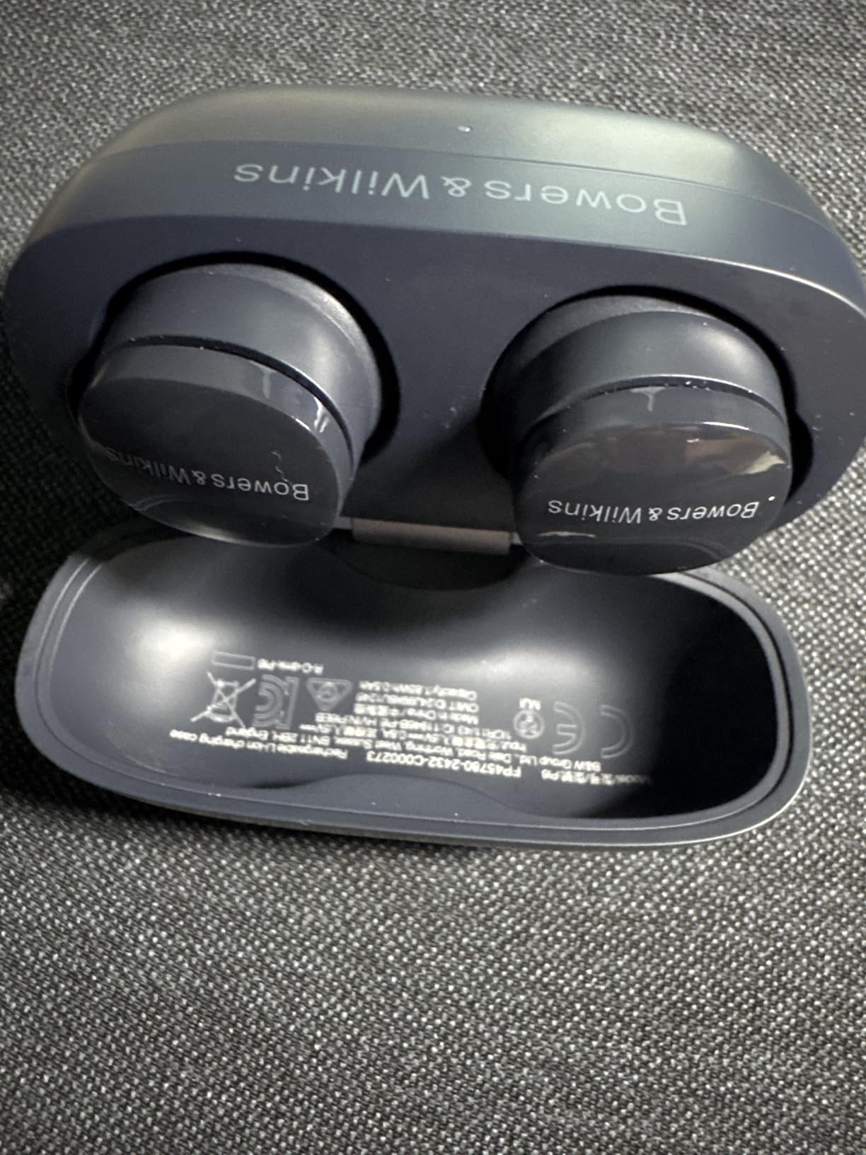 Bowers & Wilkins Pi6 Wireless Earbuds-Storm Grey, in-Ear Wireless Bluetooth Earphones with aptX Adaptive & 12mm Drivers, Bespoke Active Noise Cancelling Earbuds, 3 Built-in Mics, 15-Min Quick Charging customer photo 1
