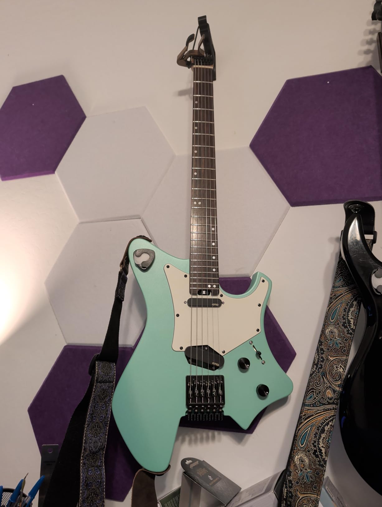EART GW2TP-SE Lightweight Headless Electric Guitar, Solid Electric Guitar, Roasted Mahogany Body, Custom Artones-TSE pickups with Guard, Satin Finish customer photo 1