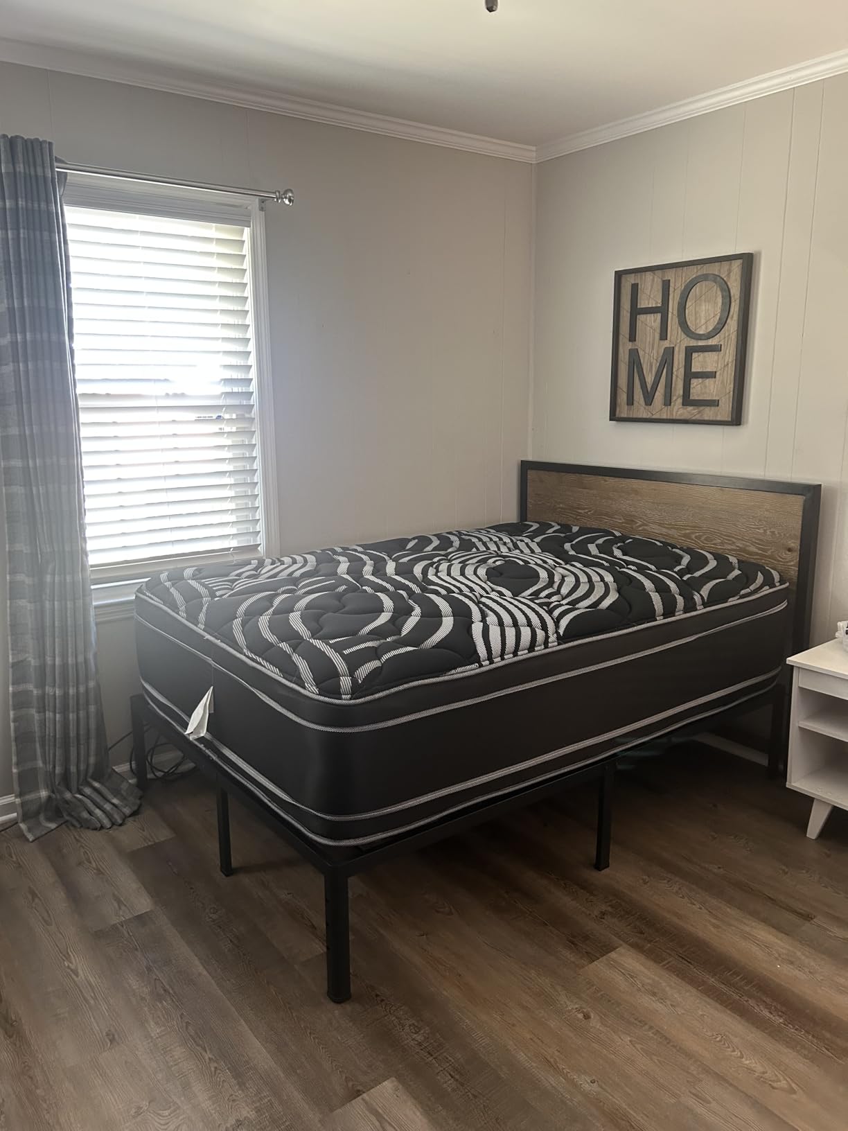 NKZ 20 Inch Metal Platform Bed Frame, California King Size Bed Frame with Round Corner Legs, 3,500 lbs Heavy Duty Steel Slats Support, No Box Spring Needed, Easy Assembly, Noise Free customer photo 1