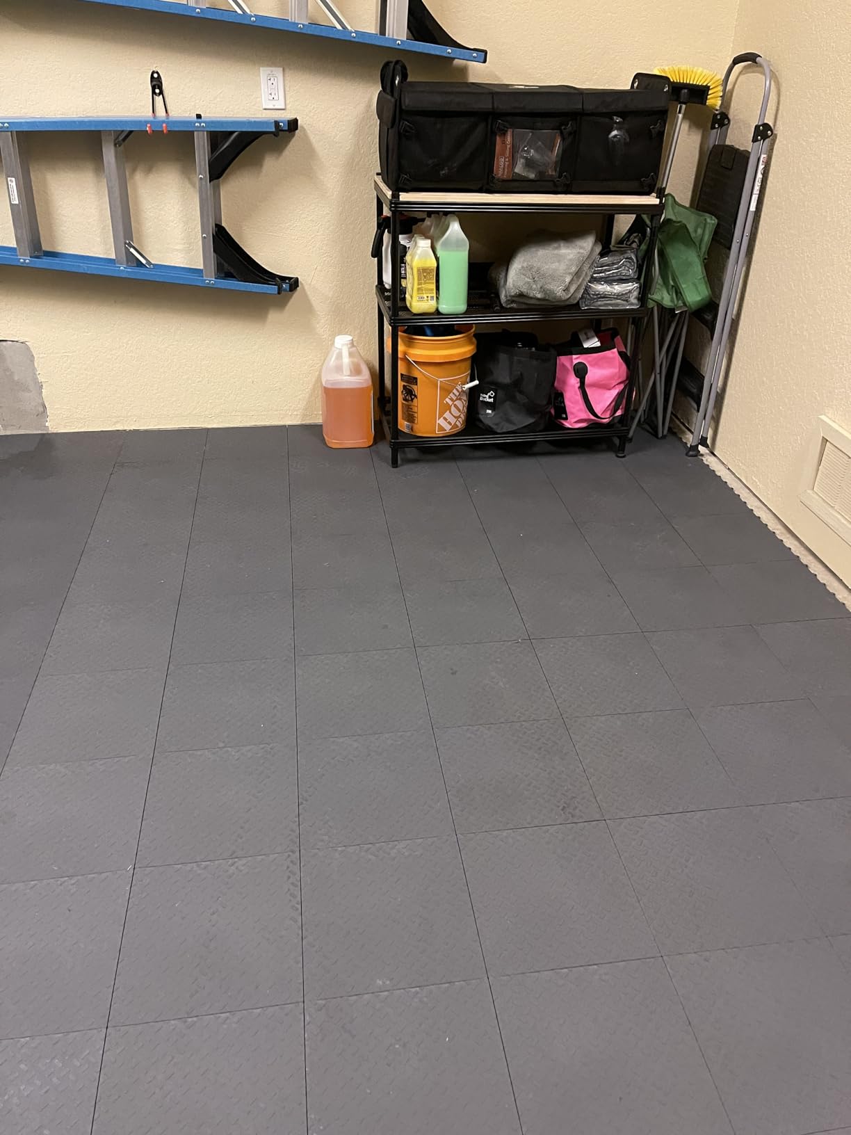 Garage Floor Tiles Interlocking Garage Flooring Tiles Pack of 48 Antislip Oil and Stain Resistant for Garages Shop Floors Basements 40000 LBS Load Capacity, Black, 12