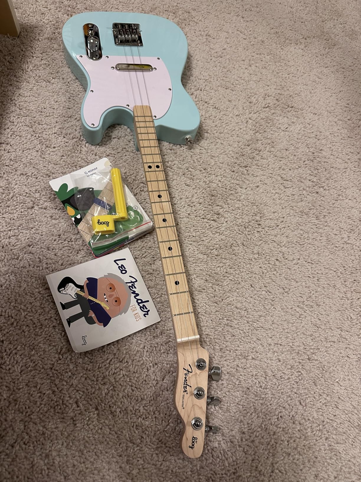Fender Loog Stratocaster 3-String Electric Guitar for Kids, Beginner Guitar, Includes Chord Flash Cards, Learning App, Educational Booklet, Picks, and Stickers, Sonic Blue customer photo 1