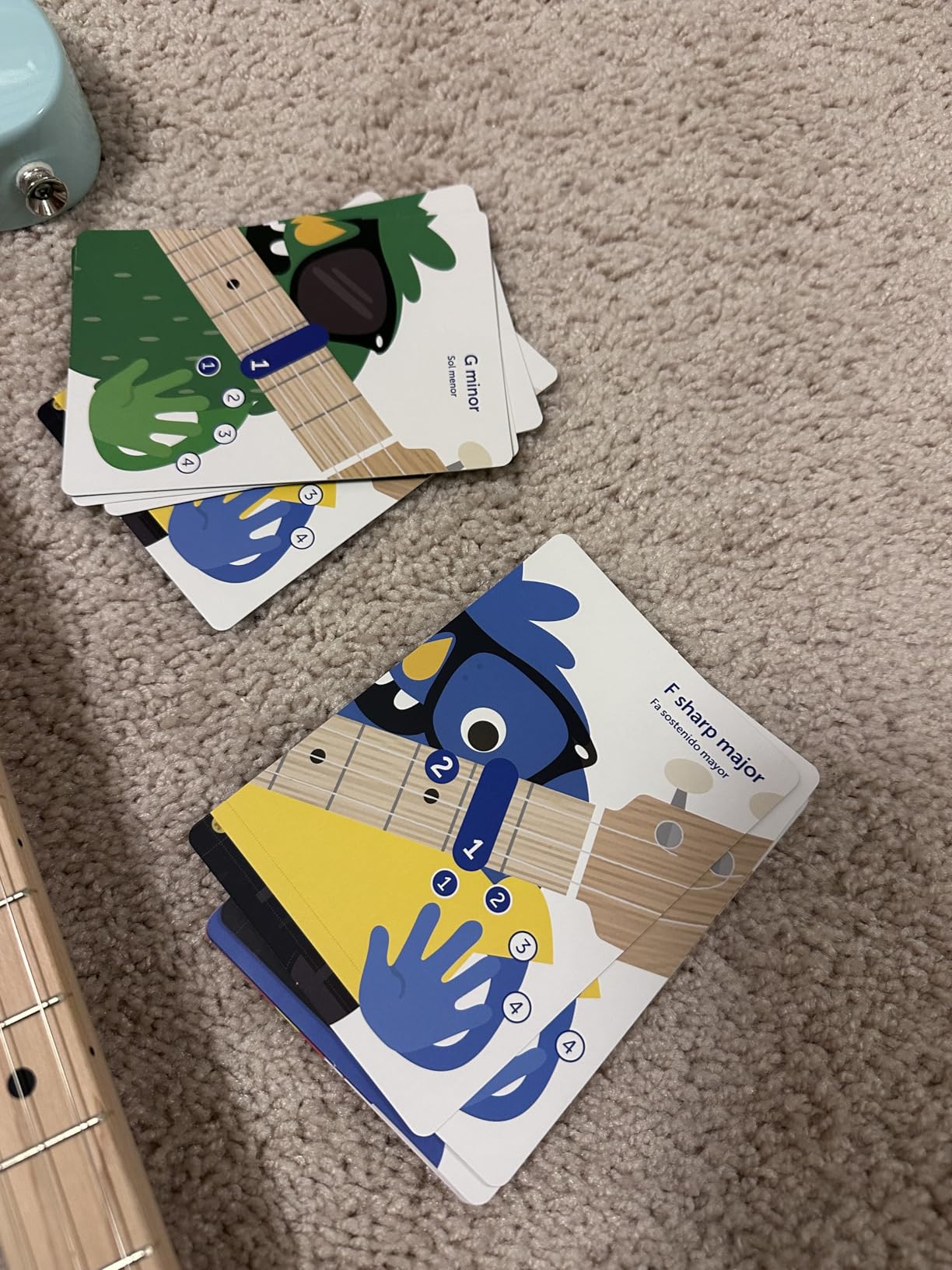Fender Loog Stratocaster 3-String Electric Guitar for Kids, Beginner Guitar, Includes Chord Flash Cards, Learning App, Educational Booklet, Picks, and Stickers, Sonic Blue customer photo 2