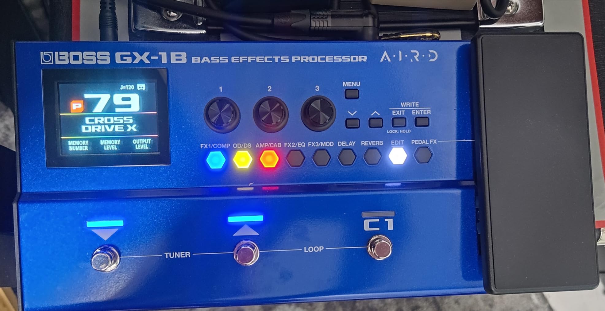 BOSS GX-1B | Ultra-Portable Bass Effects Processor | Packed with Iconic Amps & Effects | Premium AIRD Sound Engine | Ideal for Beginner Bassists | Bluetooth Connectivity | Flexible Power Options customer photo 1