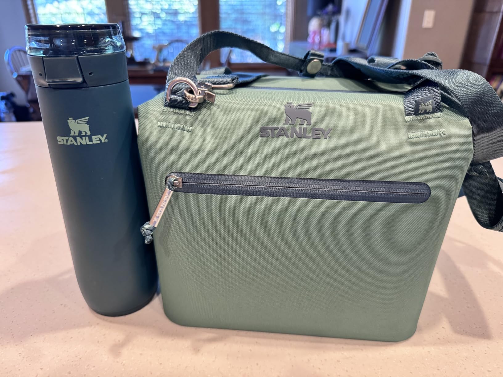 STANLEY Flowstate Spring Bottle | Leakproof Water Bottle with Carry Strap & Flip-Top Locking Lid | Insulated Stainless Steel | Fits Most Cup Holders | BPA-Free | 20 oz | Coastal Teal customer photo 1
