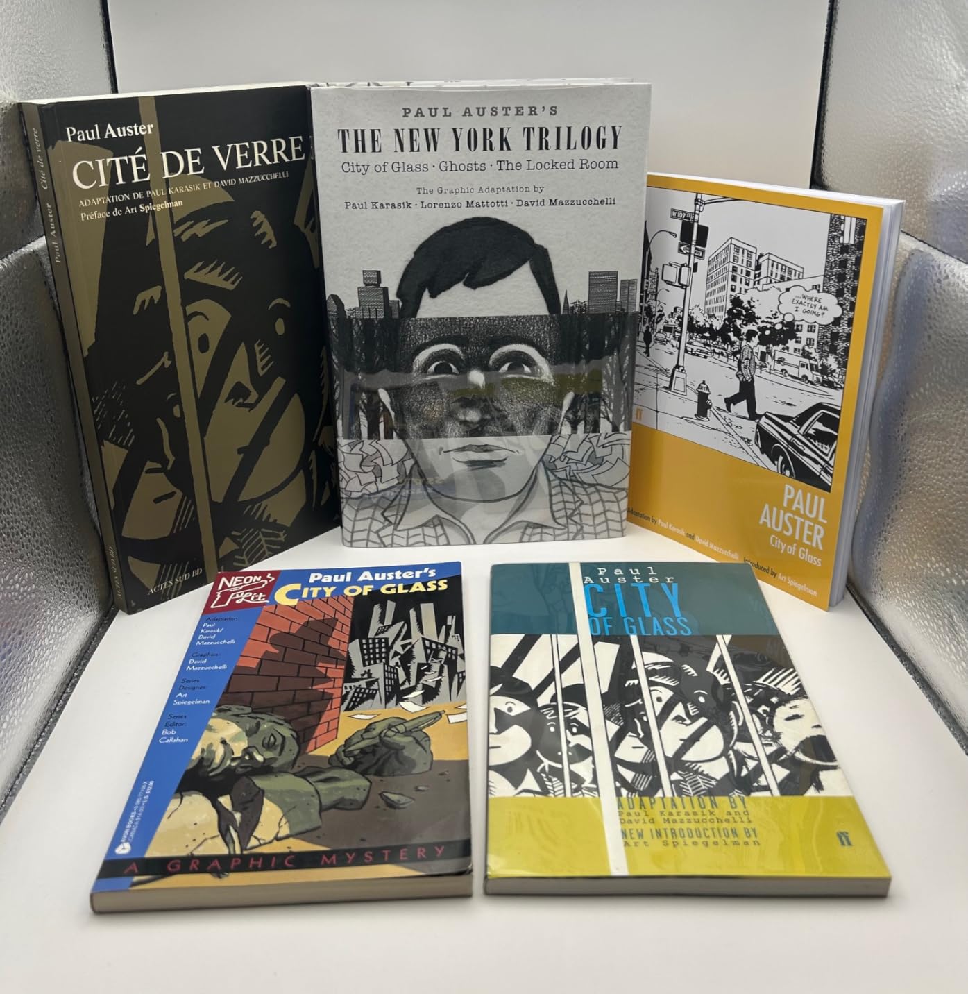 Paul Auster's The New York Trilogy: City of Glass, Ghosts, The Locked Room (Pantheon Graphic Library) customer photo 1