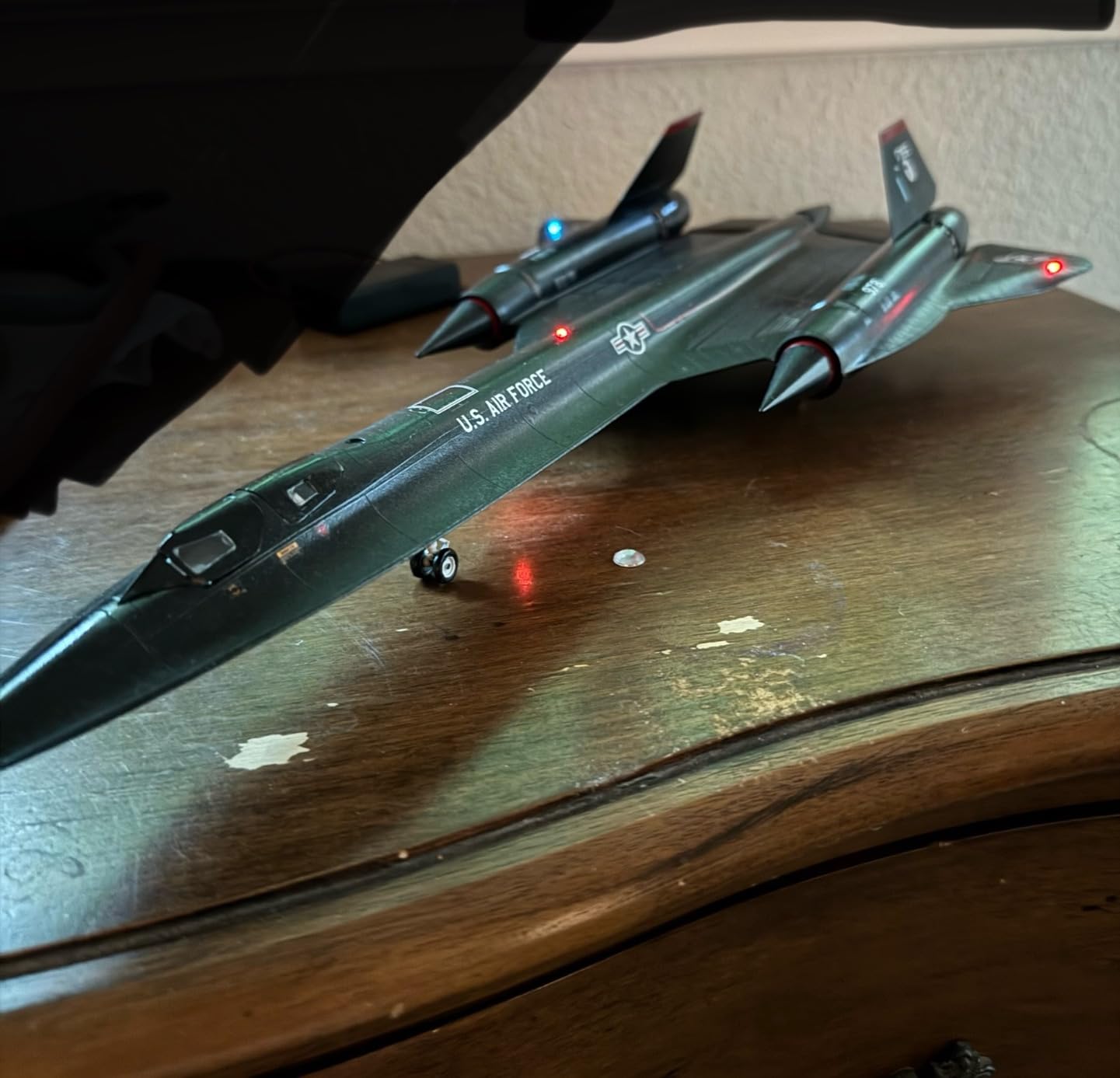 Revell 85-5810 SR-71 Blackbird 1:72 Scale 66-Piece Skill Level 4 Model Airplane Building Kit customer photo 2