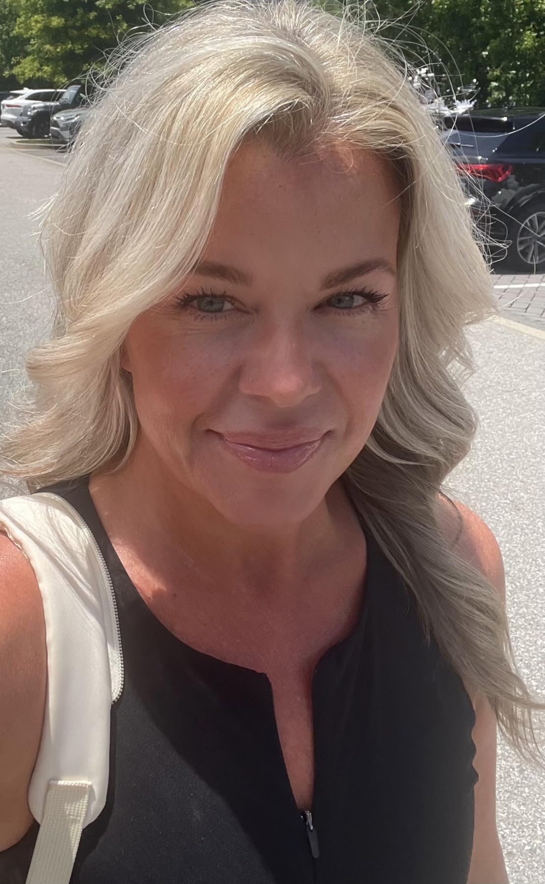 Hot Tools Pro Artist 24K Gold Marcel Iron | Long Lasting Curls, Waves (1/2 in) customer photo 1