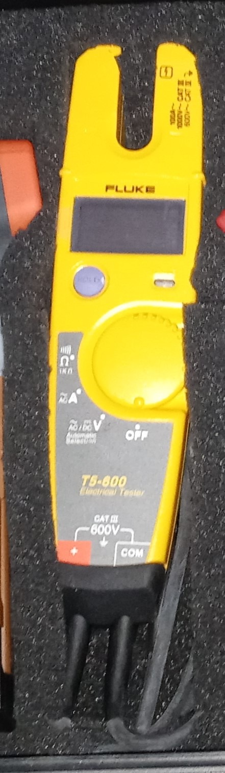 Fluke T5-600 Electrical Voltage, Continuity and Current Tester, Measures AC Current Up to 100 A Without Contact, Automatically Select AC/DC for Tests, Includes Detachable SlimReach Probe Tip customer photo 1