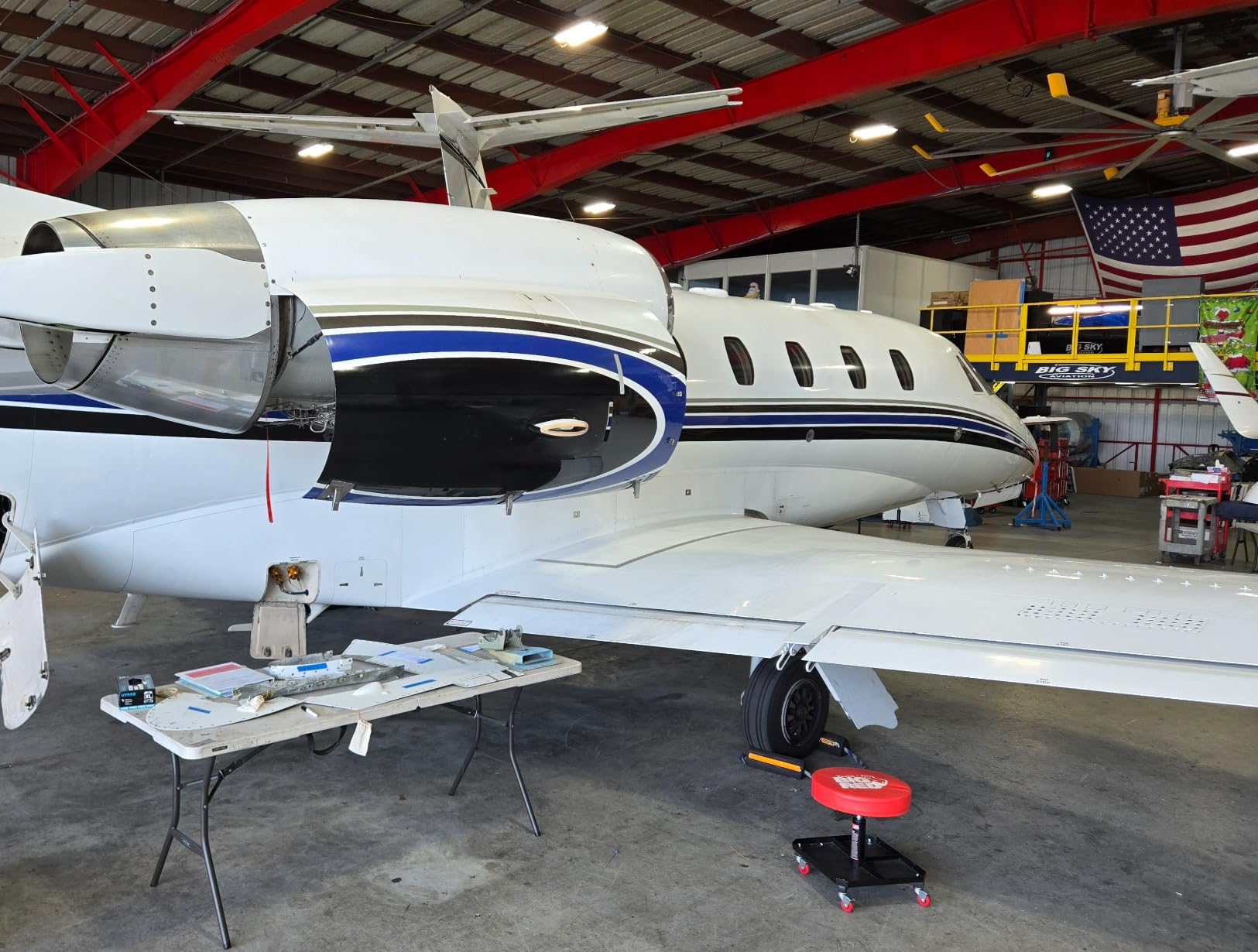 BIG RED TR6350 Torin Rolling Pneumatic Creeper Garage/Shop Seat: Padded Adjustable Mechanic Stool with Tool Tray Storage, Red Large customer photo 1